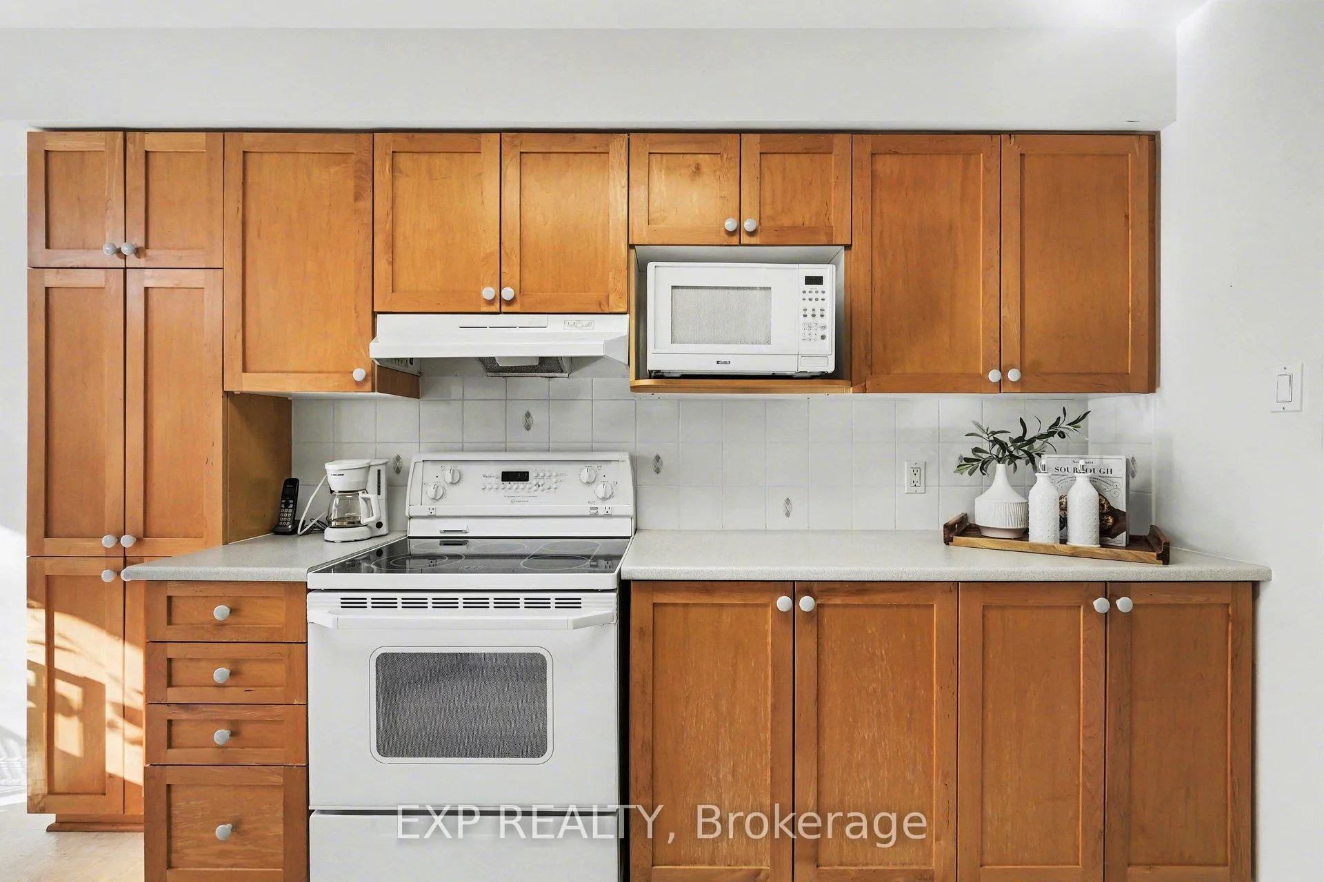 Photo 14 of 89 Inverkip Avenue, Ottawa, Hunt Club Park — HOMEH