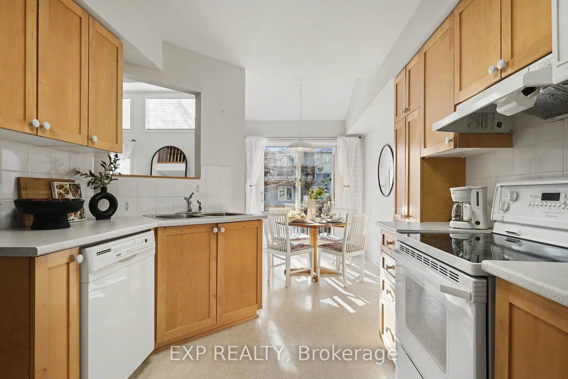 Photo 16 of 89 Inverkip Avenue, Ottawa, Hunt Club Park — HOMEH