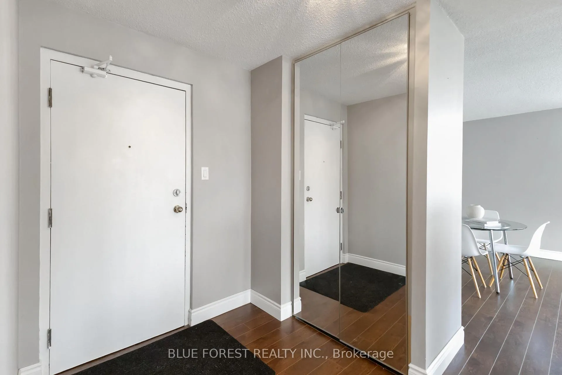 Photo 4 of Unit 510, 570 Proudfoot Lane, London, North N — HOMEH