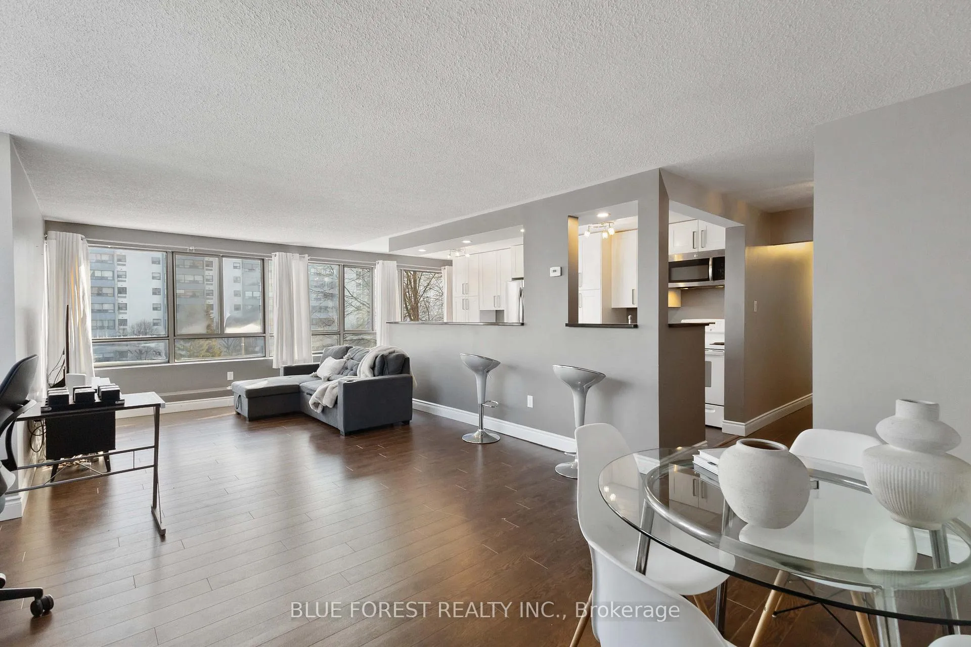 Photo 7 of Unit 510, 570 Proudfoot Lane, London, North N — HOMEH