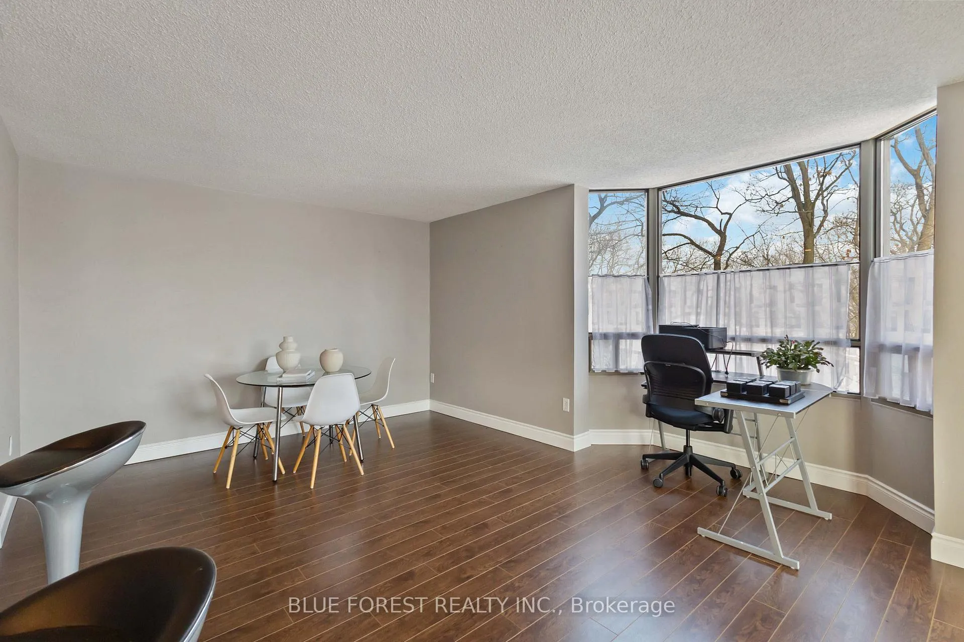 Photo 9 of Unit 510, 570 Proudfoot Lane, London, North N — HOMEH