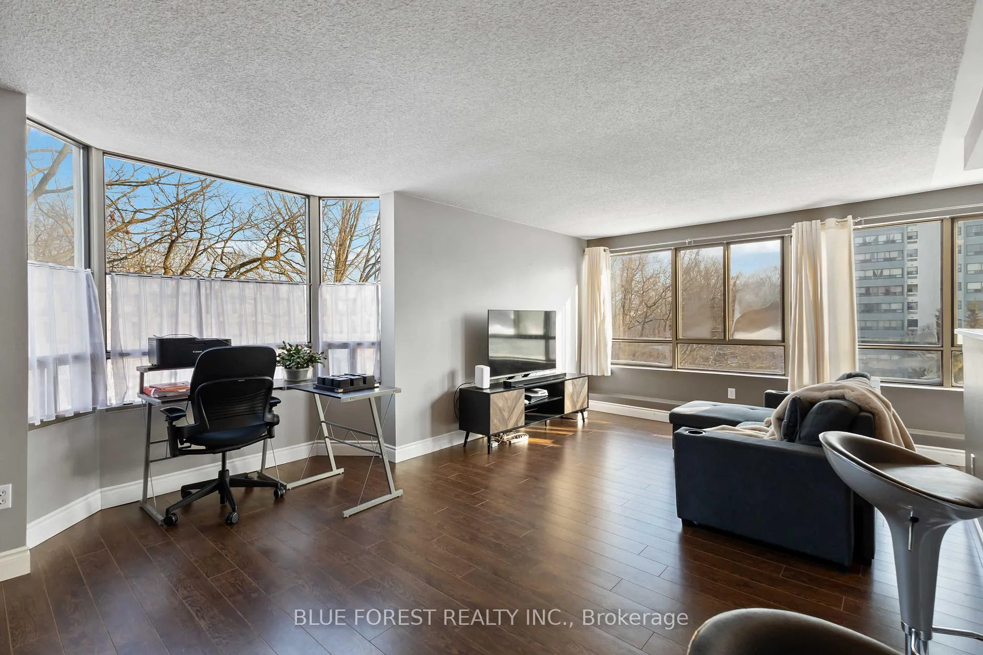 Photo 10 of Unit 510, 570 Proudfoot Lane, London, North N — HOMEH