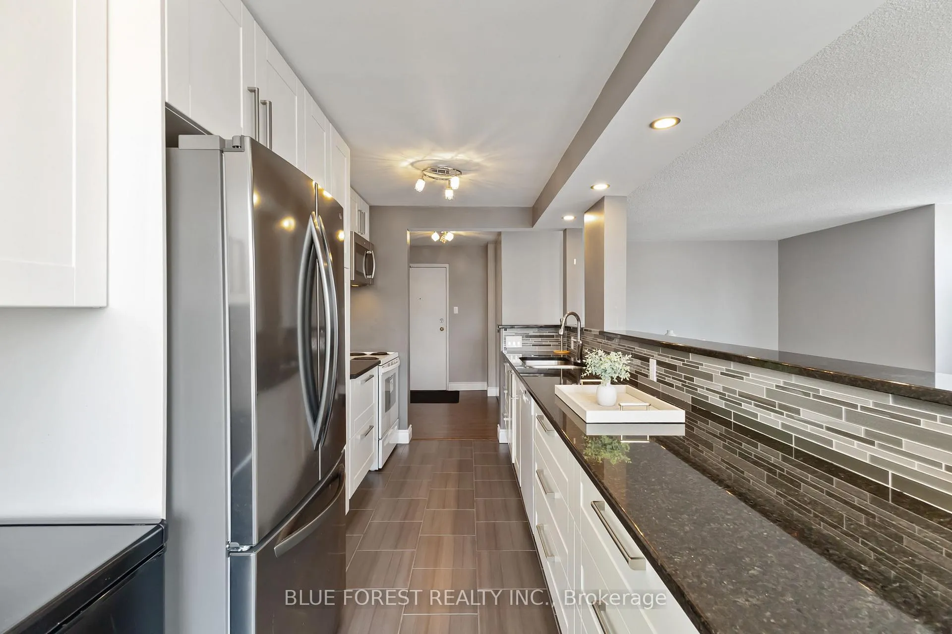 Photo 11 of Unit 510, 570 Proudfoot Lane, London, North N — HOMEH