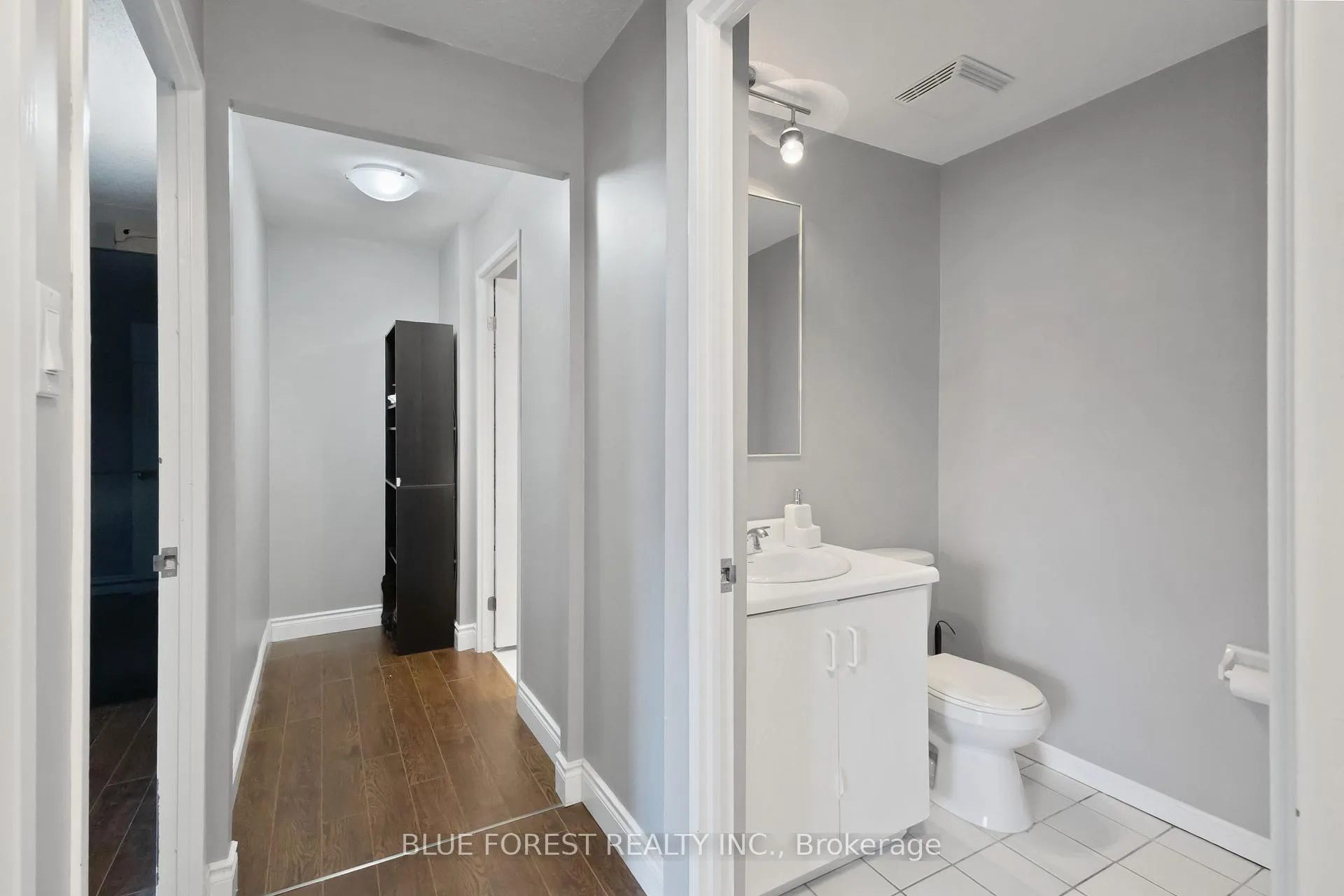 Photo 17 of Unit 510, 570 Proudfoot Lane, London, North N — HOMEH