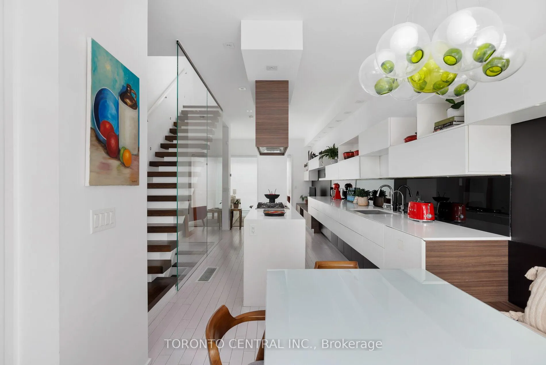 Photo 4 of 258 Manning Avenue, Toronto, Trinity-Bellwoods — HOMEH