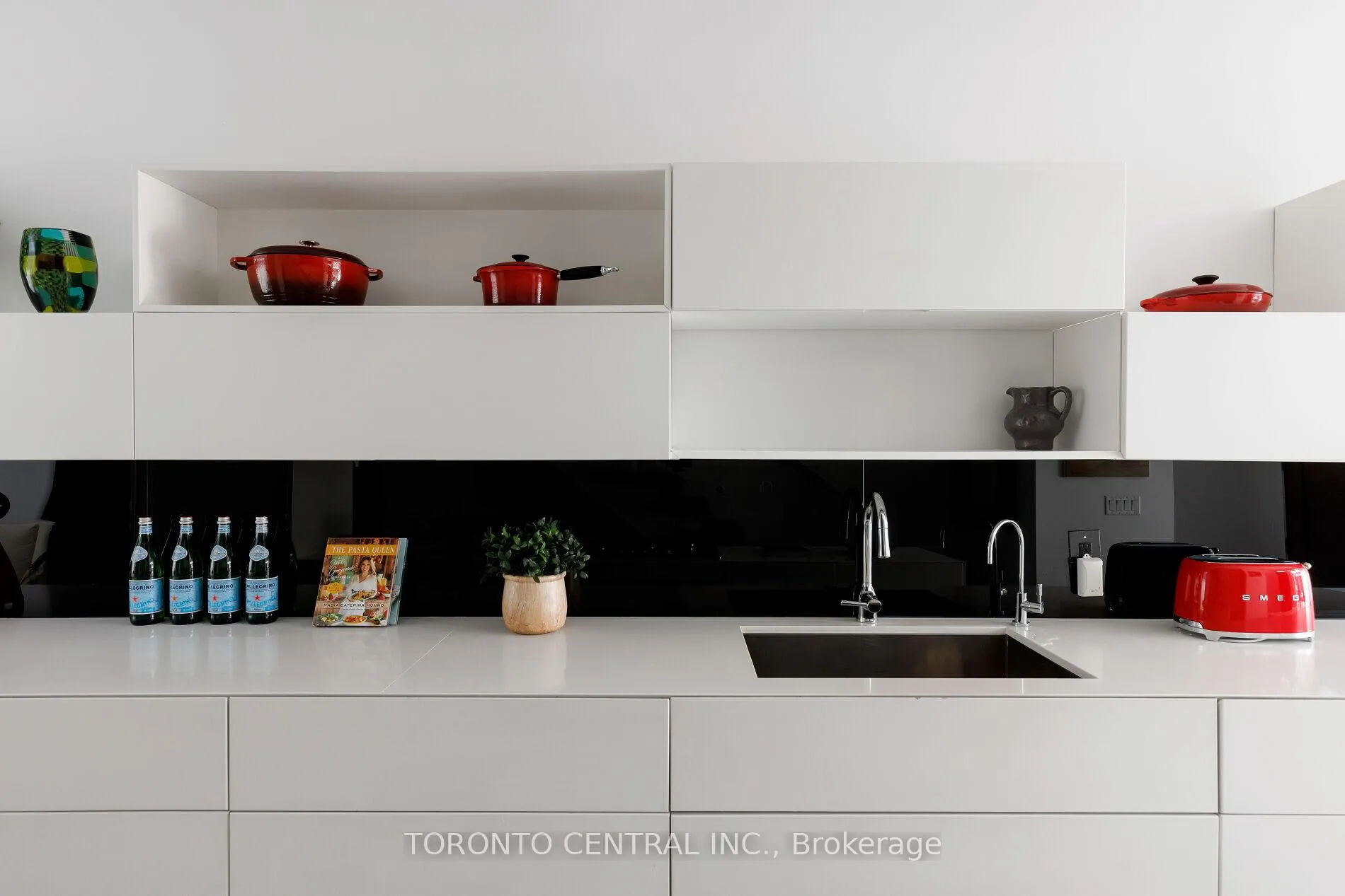 Photo 7 of 258 Manning Avenue, Toronto, Trinity-Bellwoods — HOMEH