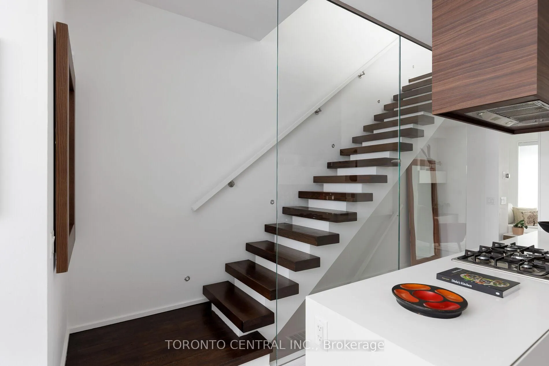 Photo 15 of 258 Manning Avenue, Toronto, Trinity-Bellwoods — HOMEH