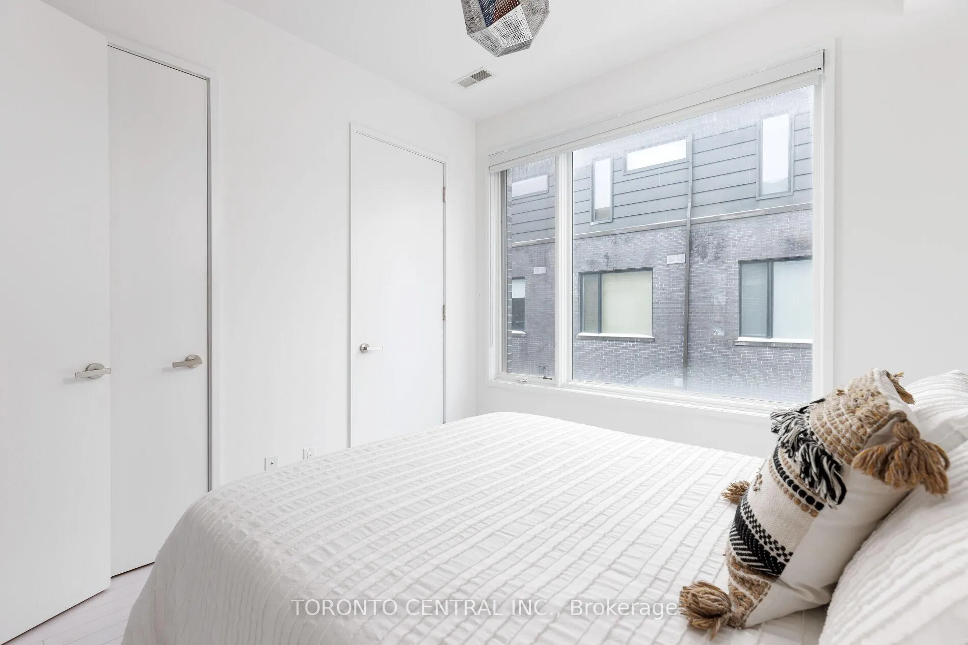 Photo 22 of 258 Manning Avenue, Toronto, Trinity-Bellwoods — HOMEH