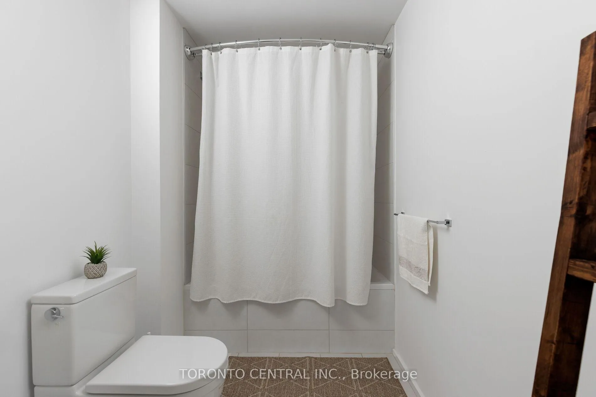 Photo 25 of 258 Manning Avenue, Toronto, Trinity-Bellwoods — HOMEH