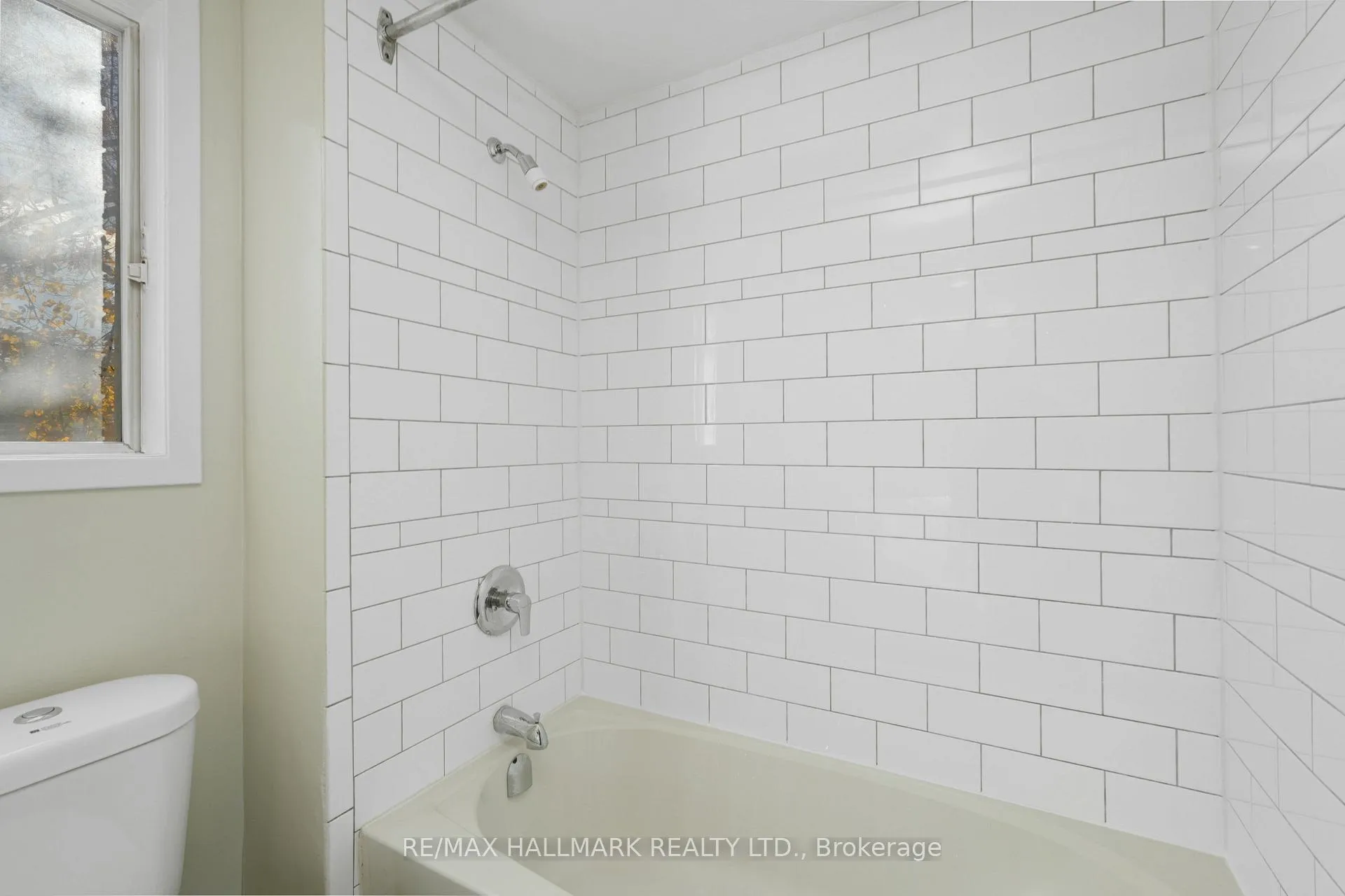Photo 7 of Unit 102, 170 Grove Street E, Barrie, Wellington — HOMEH