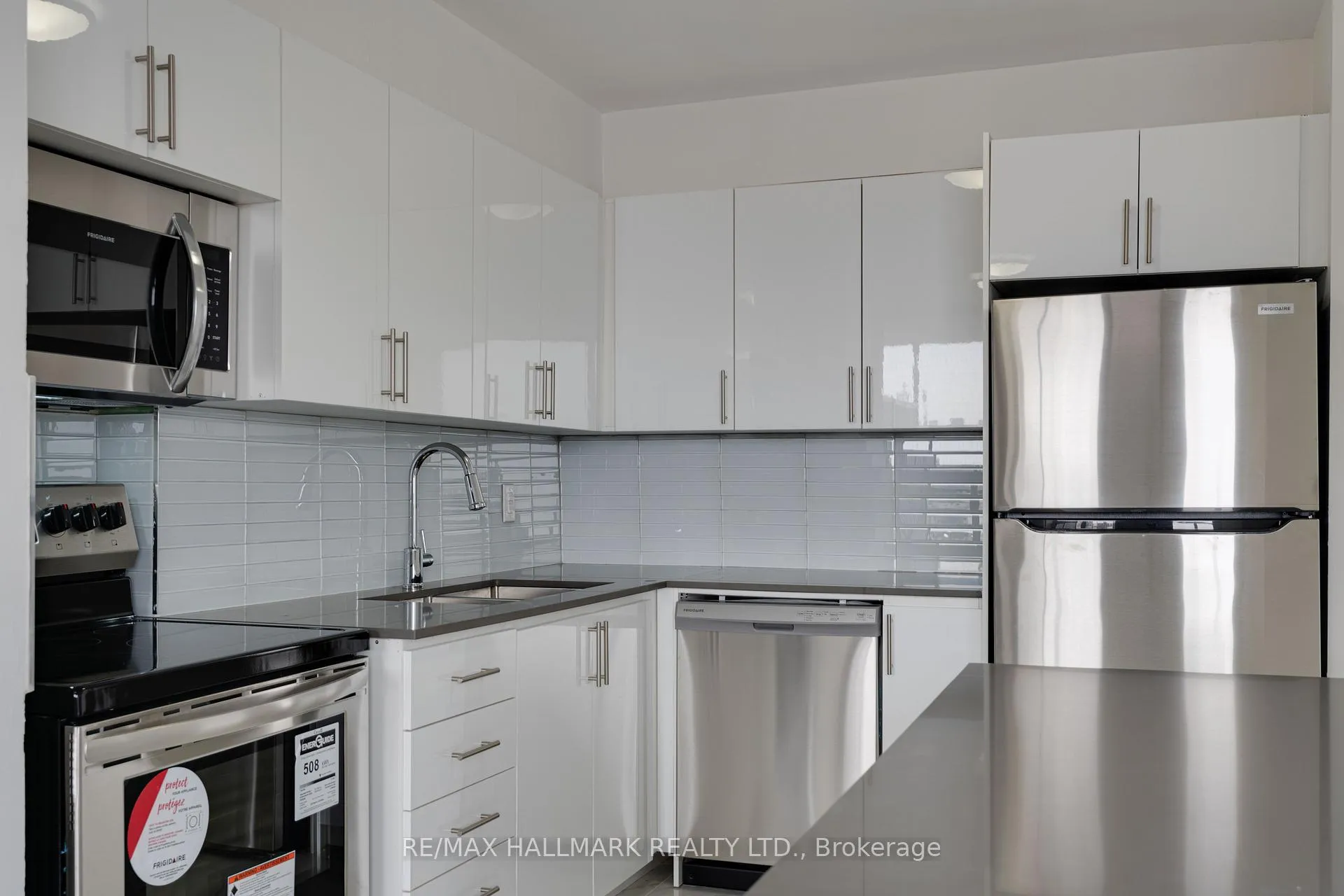 Photo 2 of Unit 616, 10 Garfella Drive S, Etobicoke, Mount Olive-Silverstone-Jamestown — HOMEH