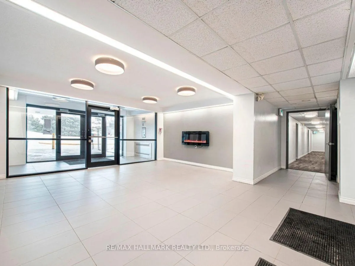 Photo 4 of Unit 616, 10 Garfella Drive S, Etobicoke, Mount Olive-Silverstone-Jamestown — HOMEH