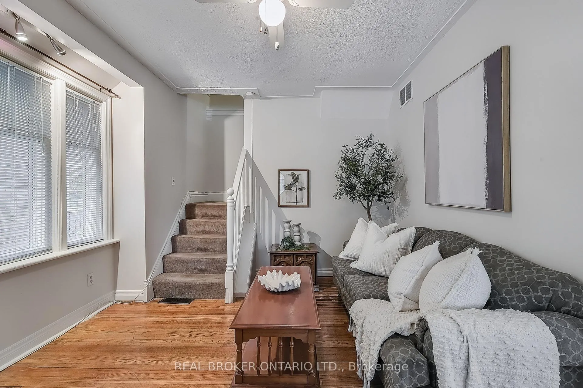 Photo 9 of 30 Troy Street, Kitchener — HOMEH
