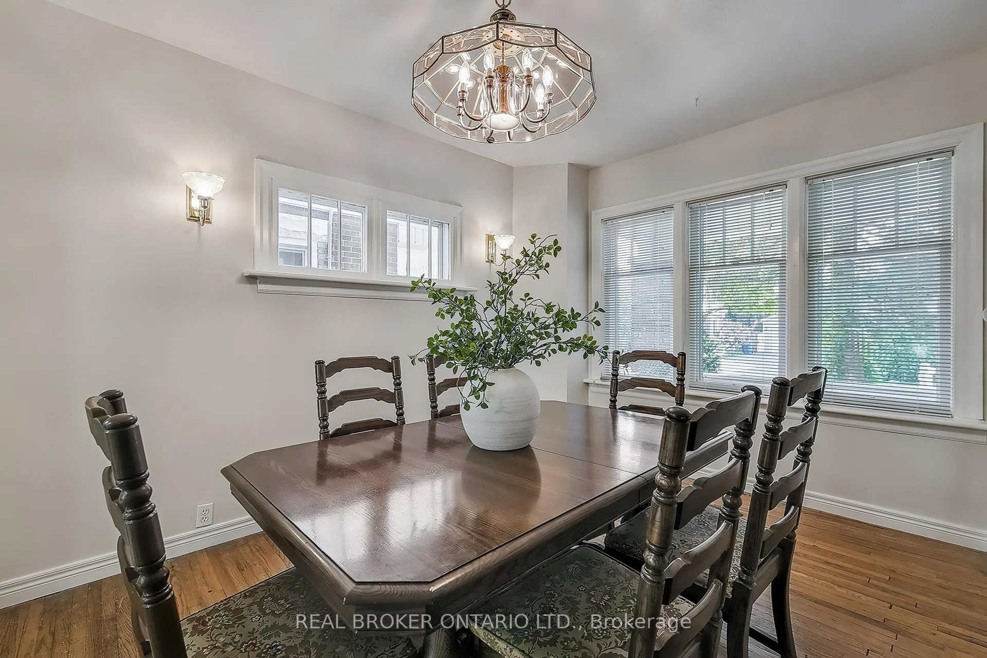 Photo 10 of 30 Troy Street, Kitchener — HOMEH