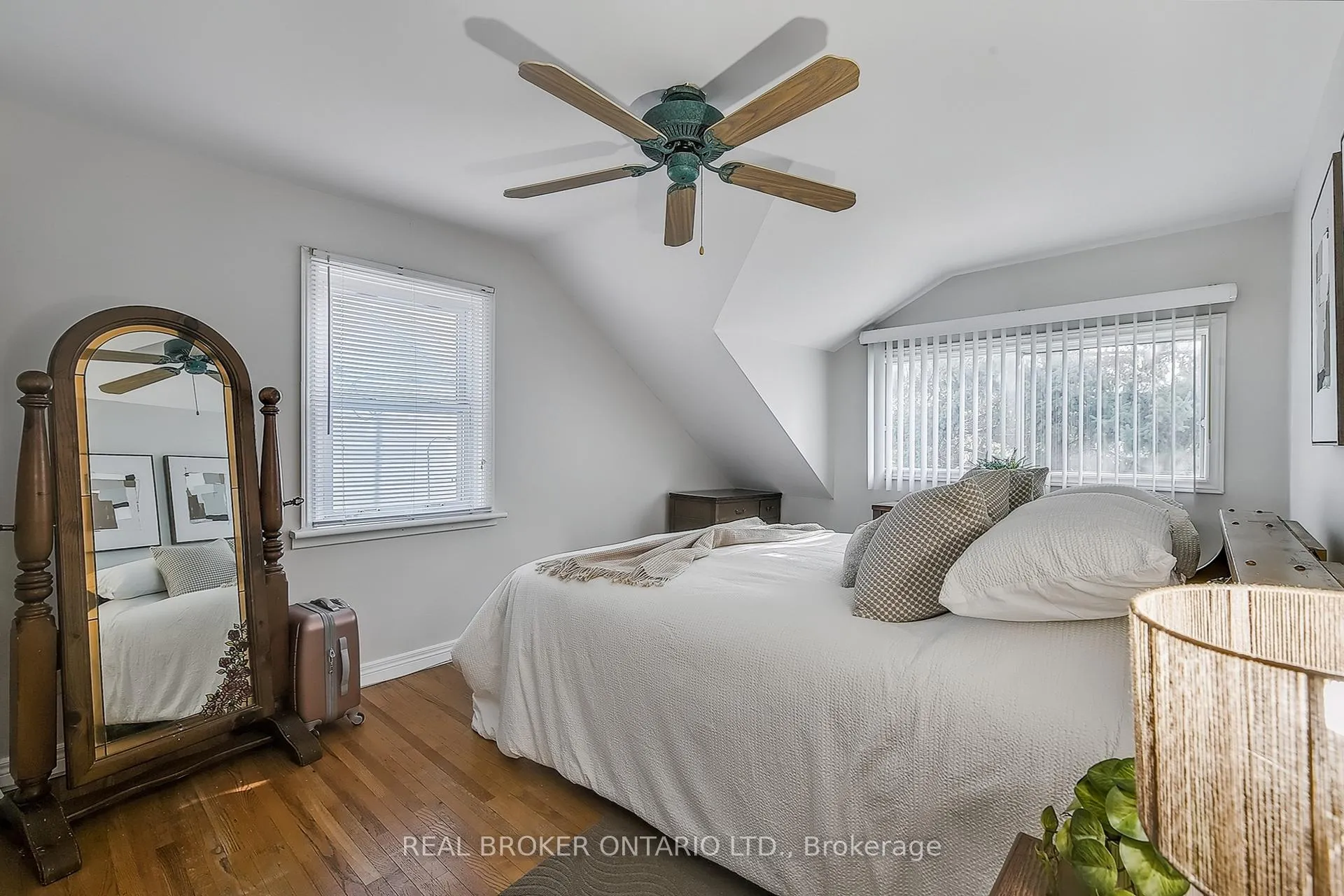 Photo 20 of 30 Troy Street, Kitchener — HOMEH