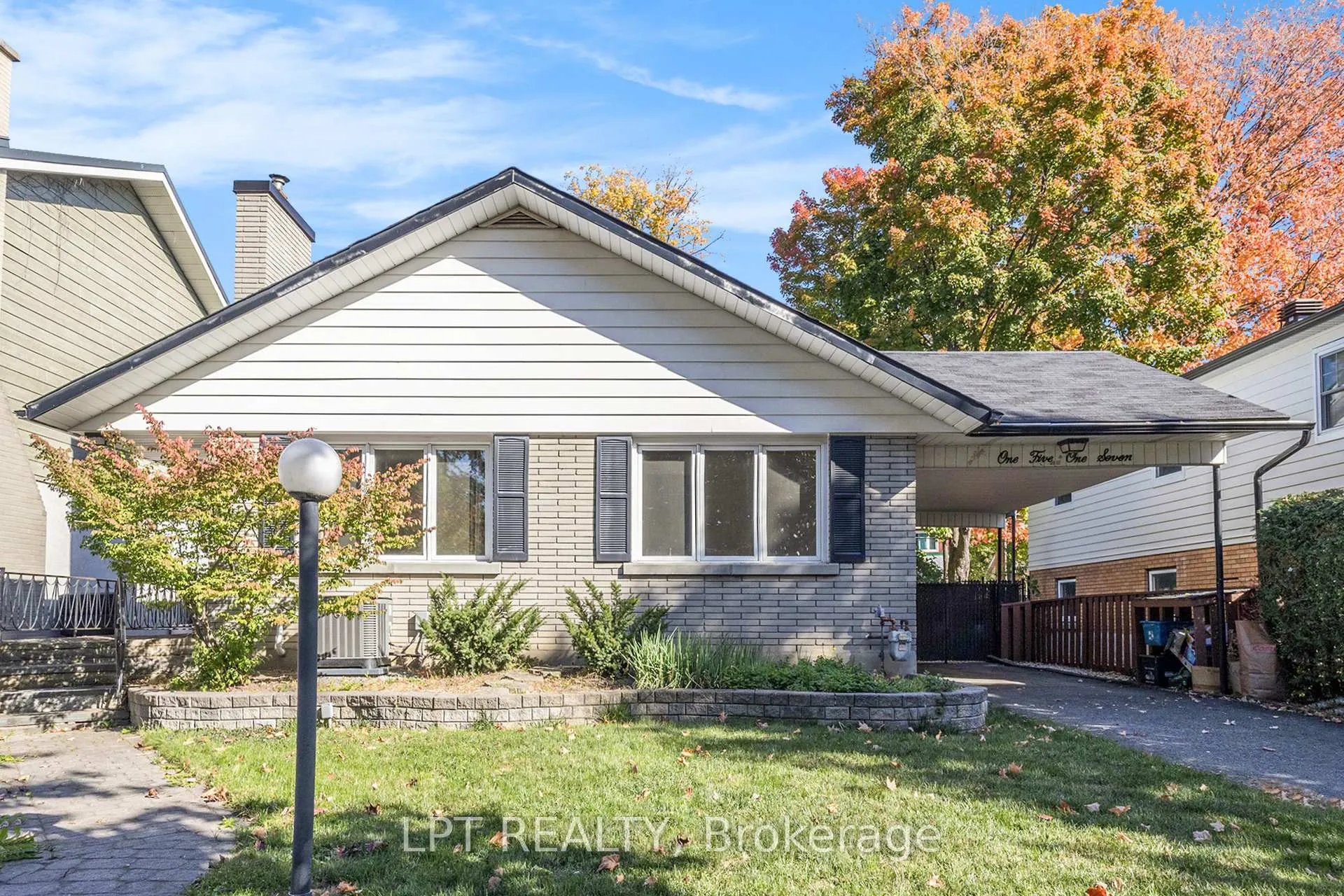 Photo 2 of 1517 Caverley Street, Ottawa, Riverview Park — HOMEH