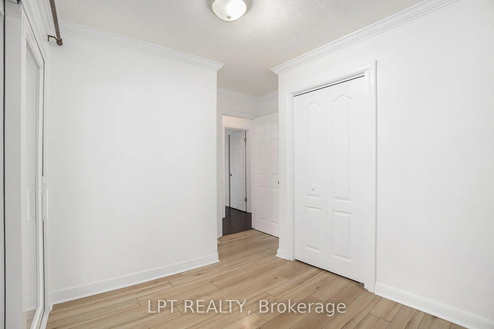 Photo 4 of 1517 Caverley Street, Ottawa, Riverview Park — HOMEH