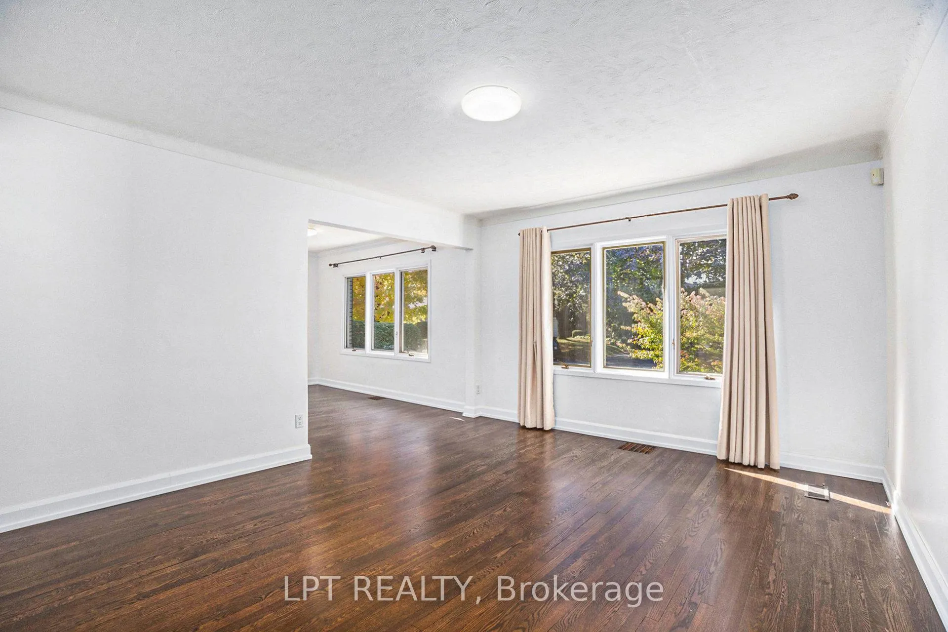 Photo 6 of 1517 Caverley Street, Ottawa, Riverview Park — HOMEH