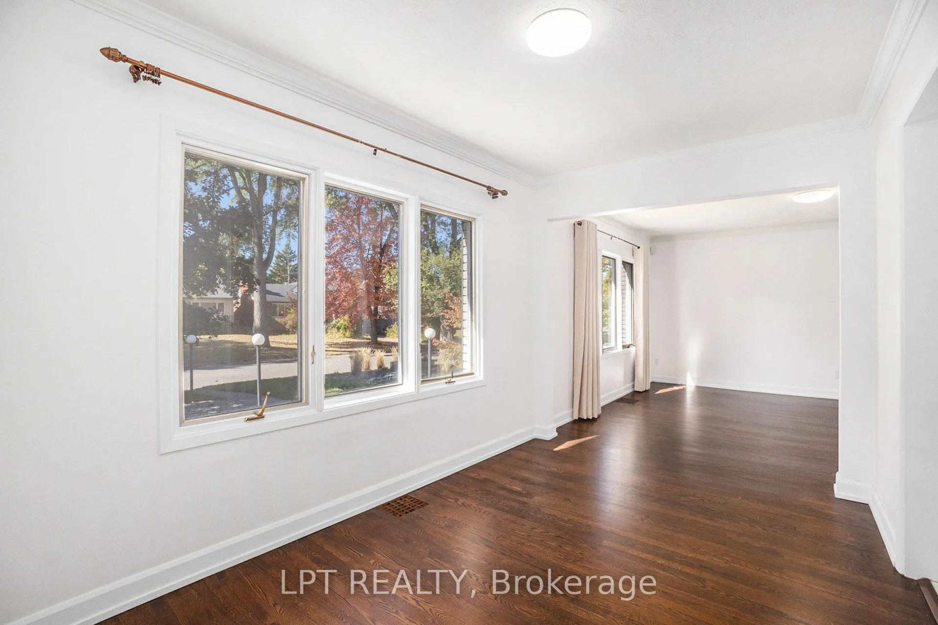 Photo 9 of 1517 Caverley Street, Ottawa, Riverview Park — HOMEH
