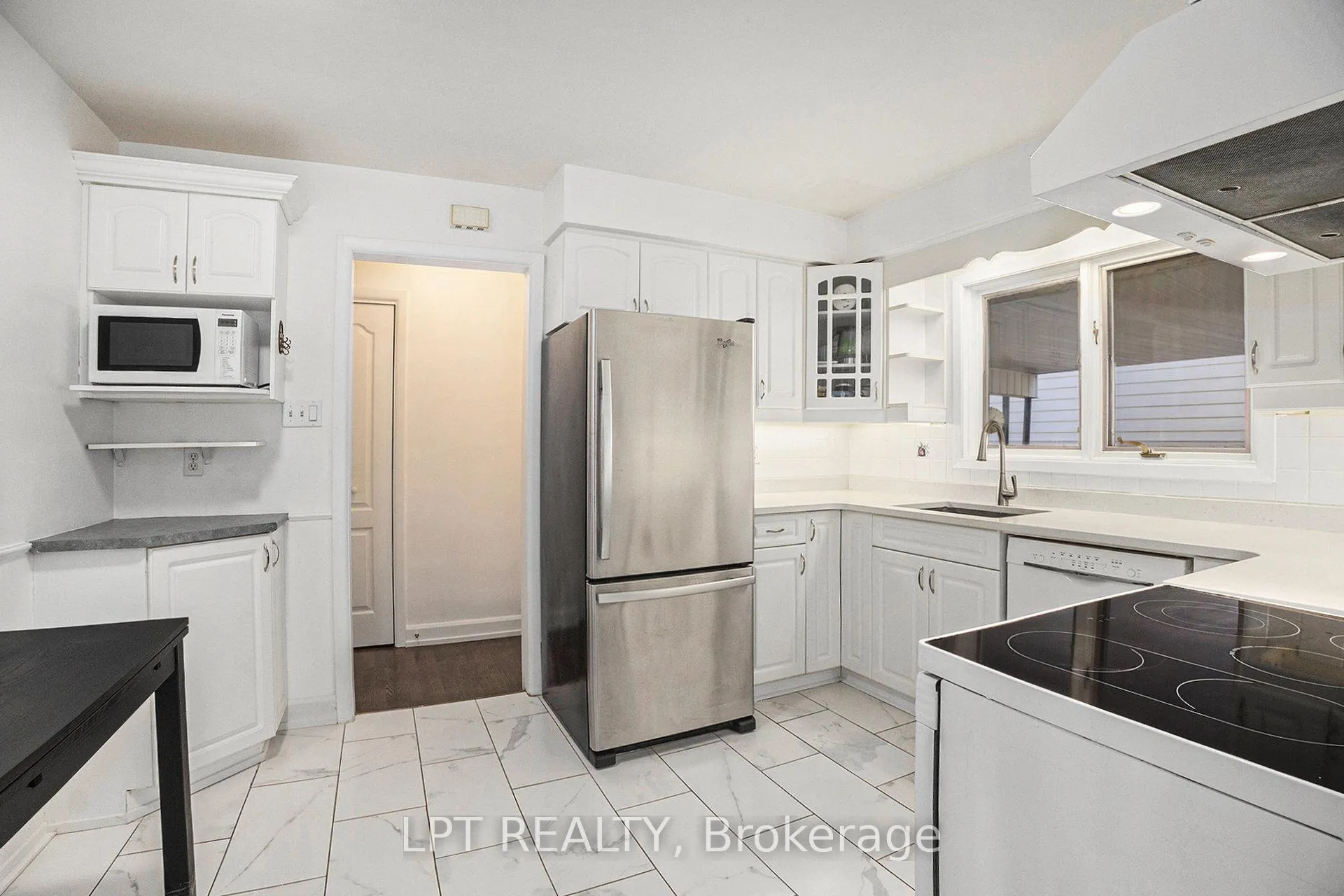 Photo 10 of 1517 Caverley Street, Ottawa, Riverview Park — HOMEH