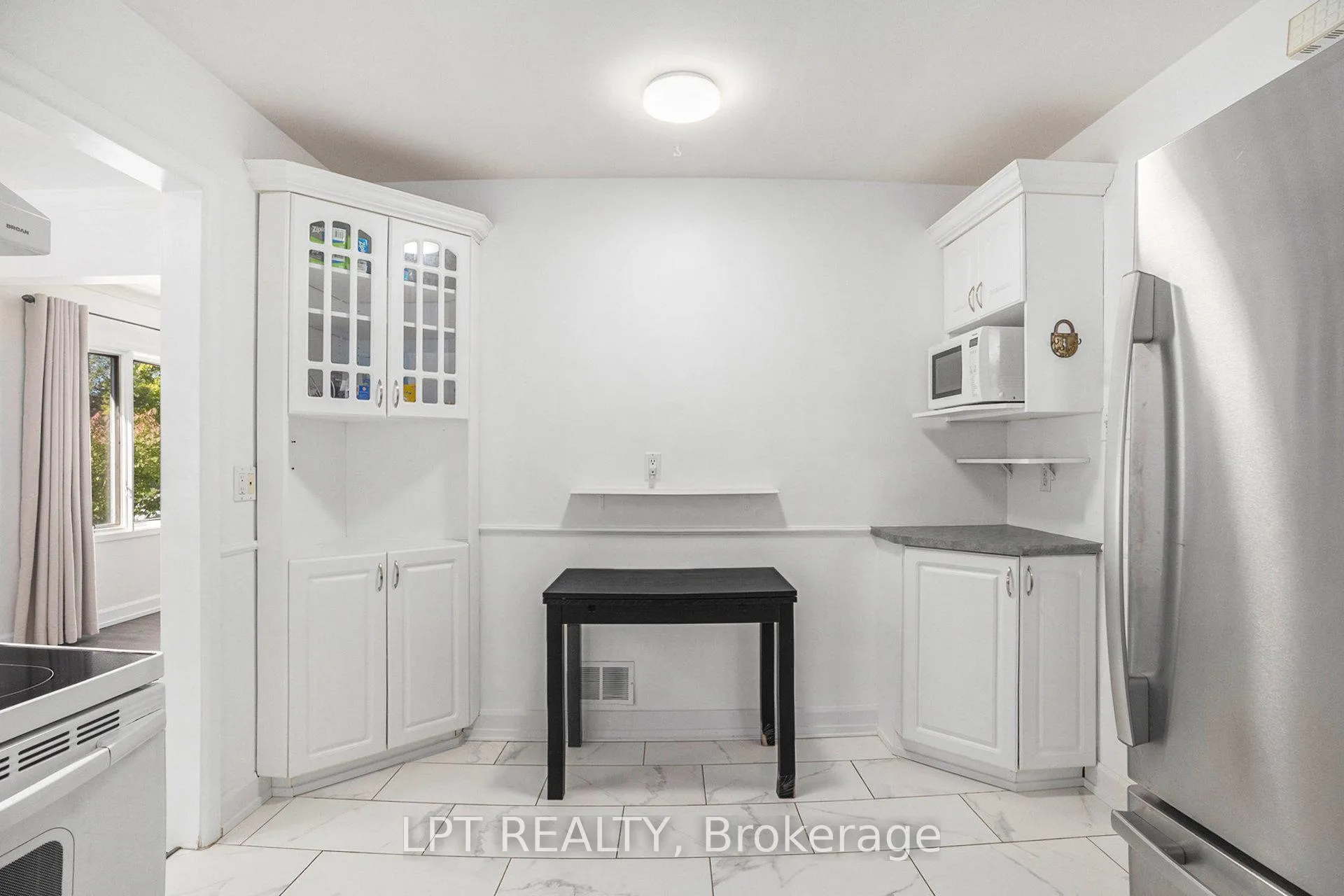 Photo 13 of 1517 Caverley Street, Ottawa, Riverview Park — HOMEH