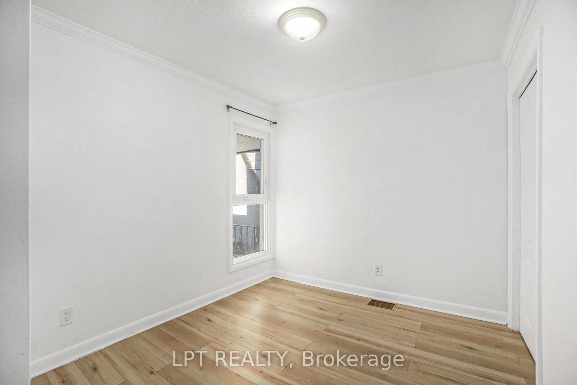 Photo 15 of 1517 Caverley Street, Ottawa, Riverview Park — HOMEH