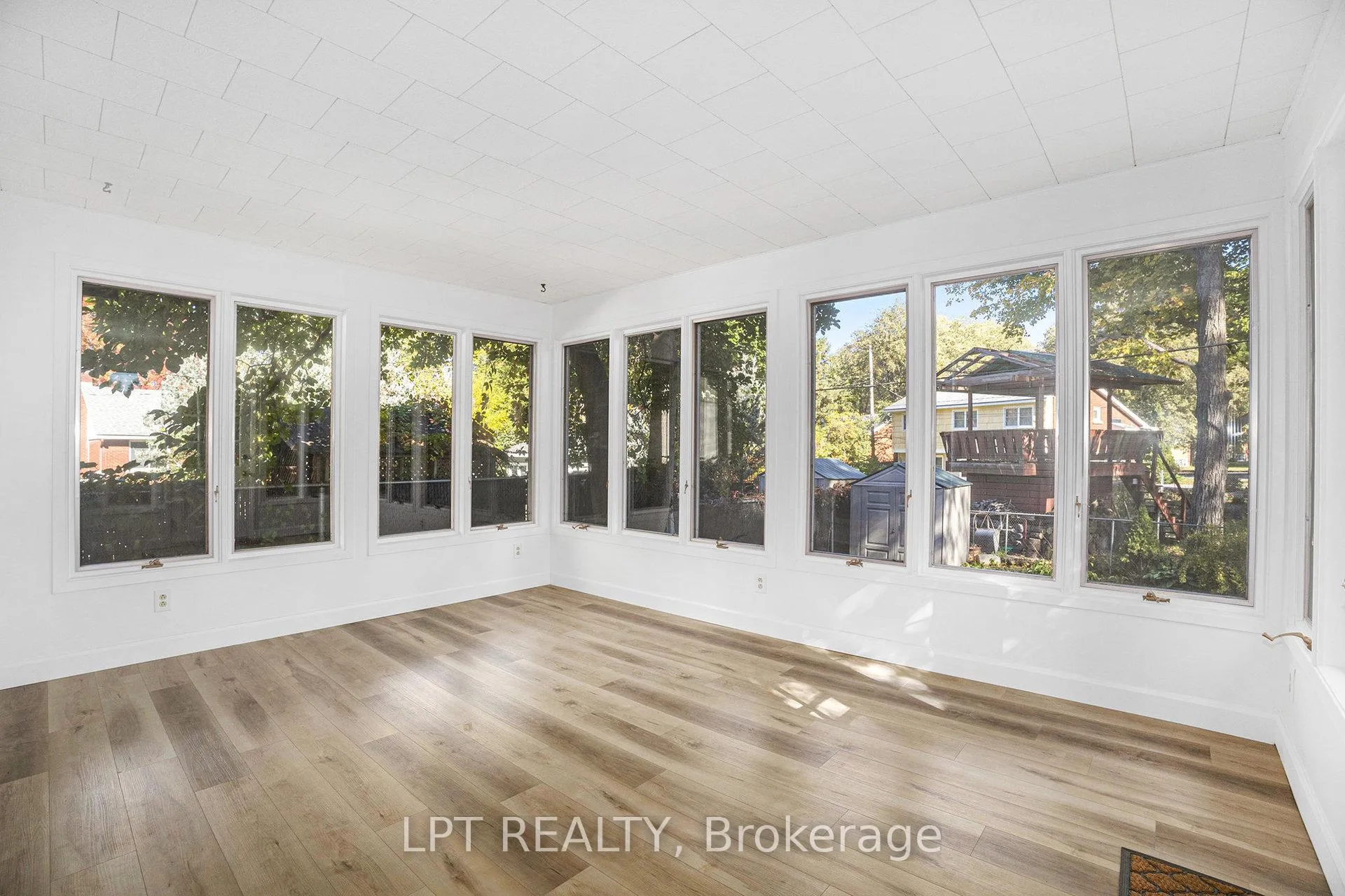 Photo 17 of 1517 Caverley Street, Ottawa, Riverview Park — HOMEH