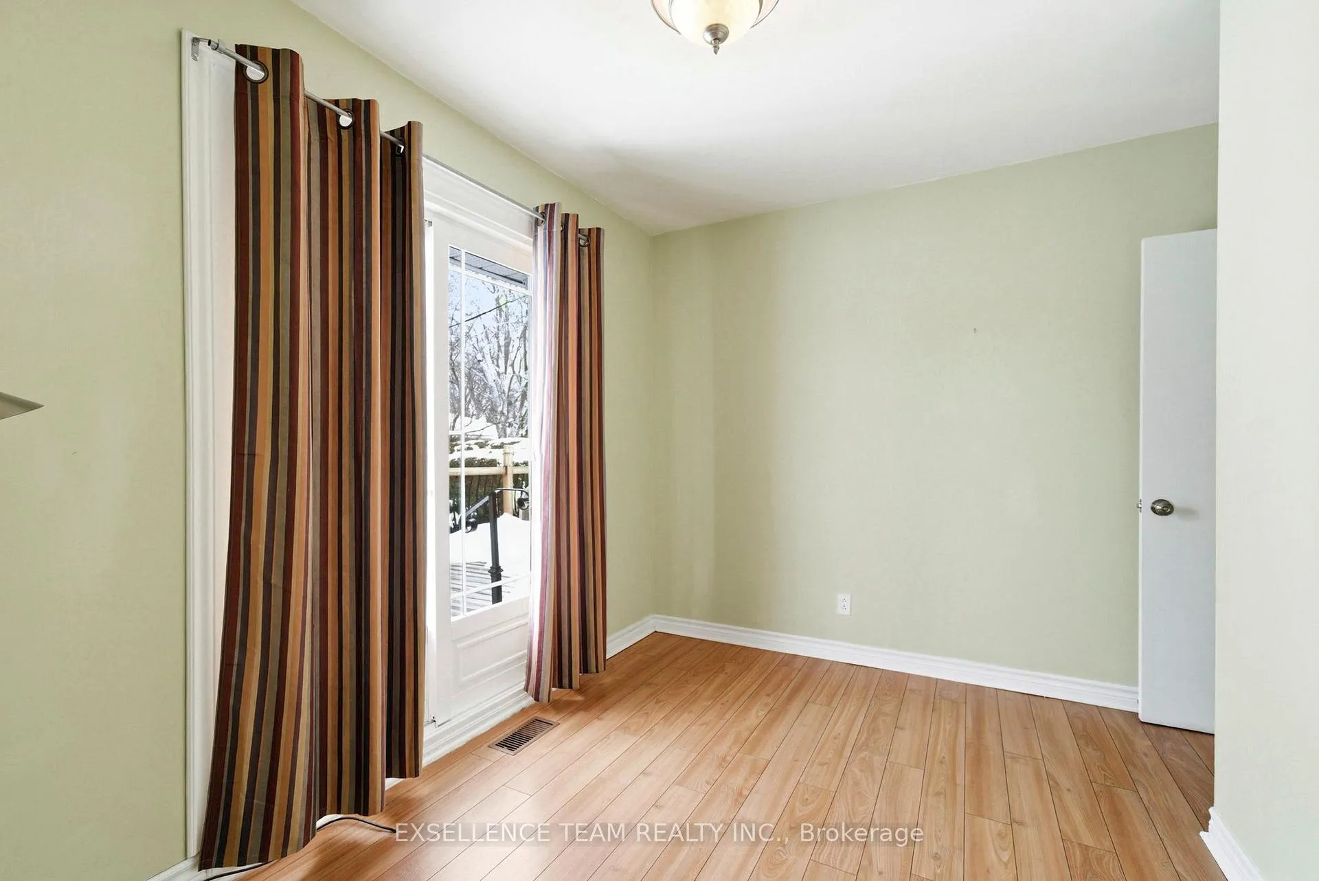 Photo 17 of 1314 Newark Avenue, Cornwall — HOMEH