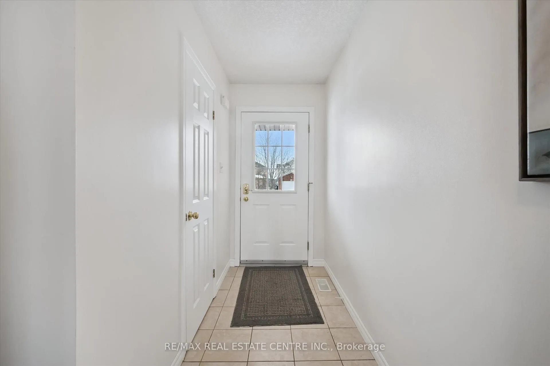 Photo 6 of 465 Activa Avenue, Kitchener — HOMEH