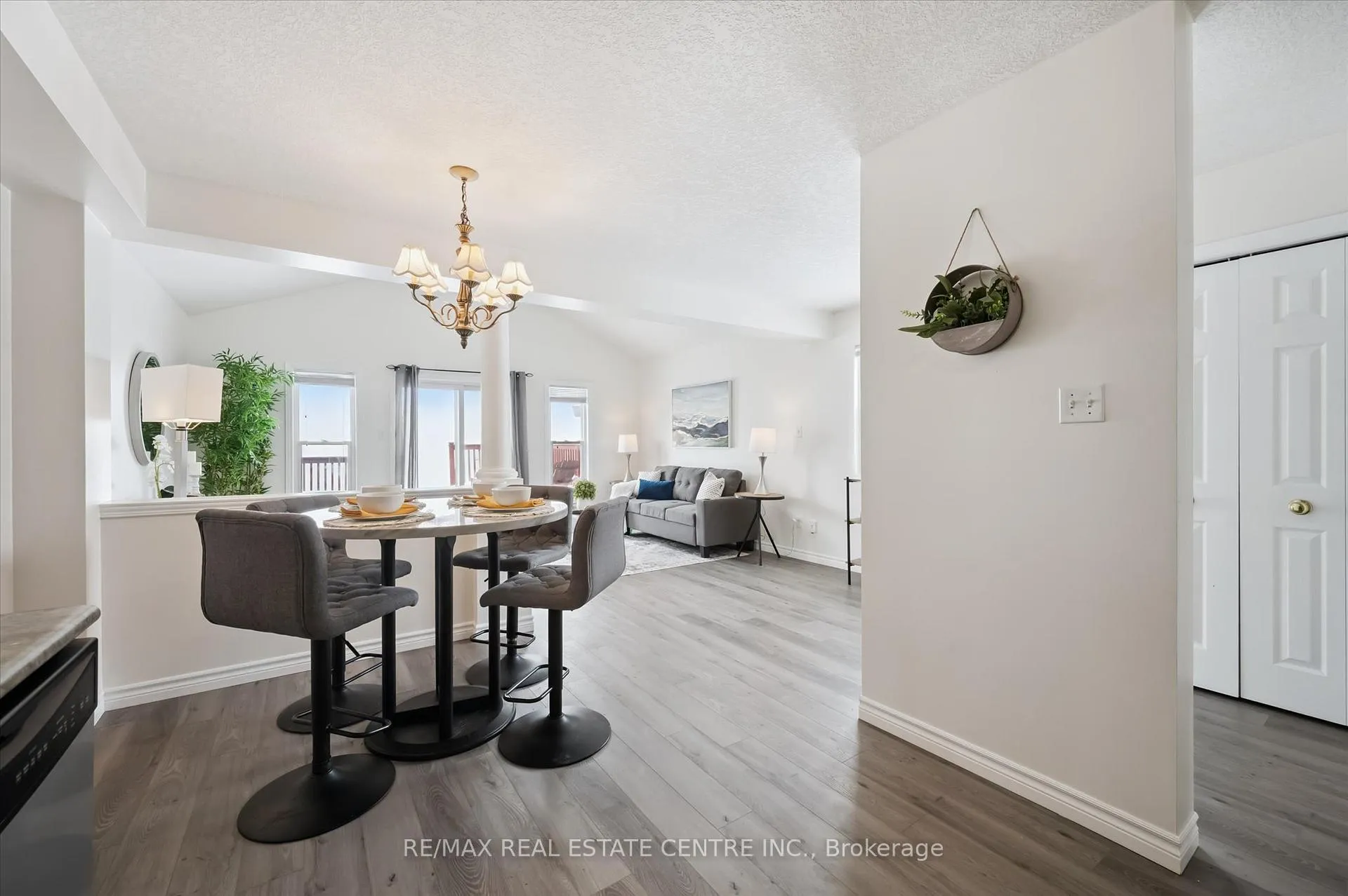 Photo 11 of 465 Activa Avenue, Kitchener — HOMEH