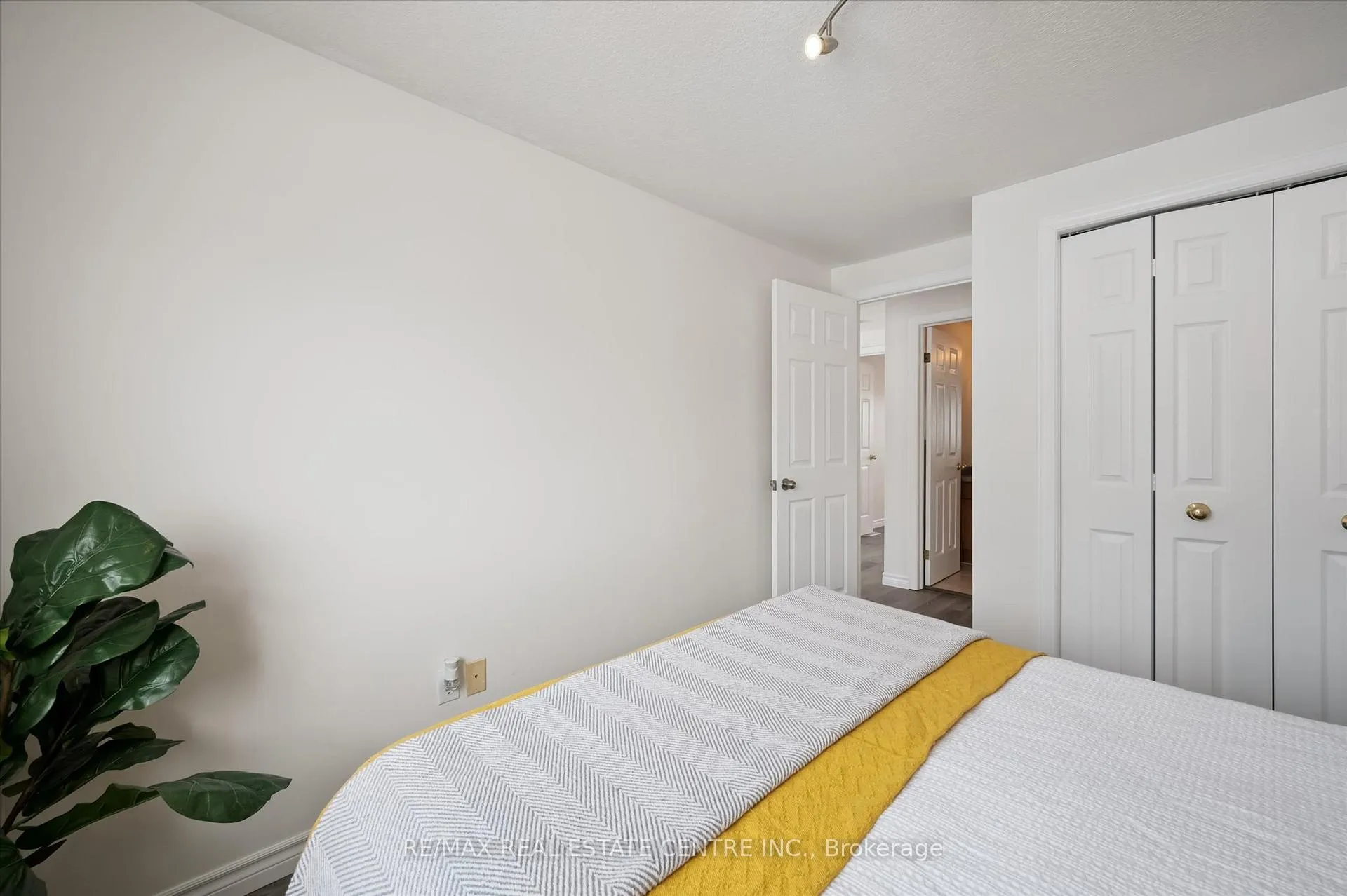 Photo 23 of 465 Activa Avenue, Kitchener — HOMEH