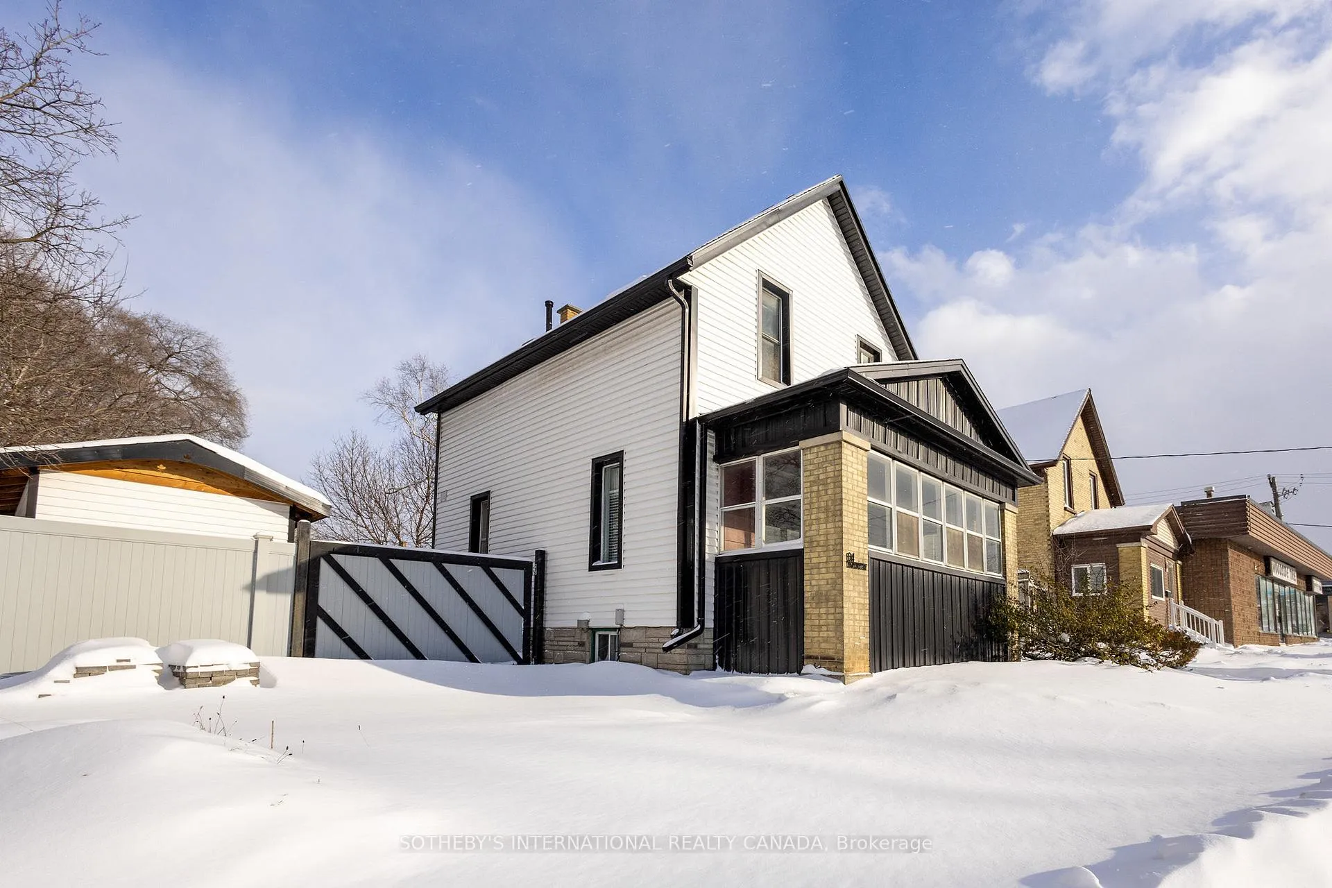 Photo 3 of 64 Lancaster Street W, Kitchener, Civic Centre — HOMEH