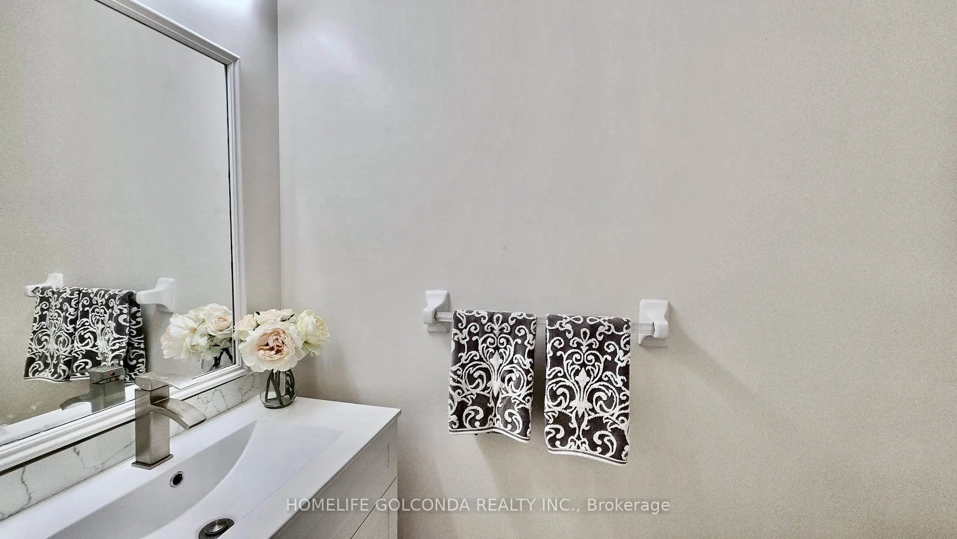 Photo 10 of 73 Snowdon Circle, Markham, Markville — HOMEH