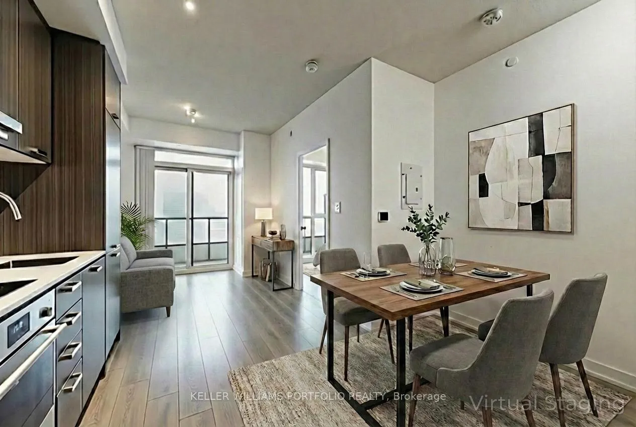 Photo 4 of Unit 920, 38 Honeycrisp Crescent, Vaughan, Vaughan Corporate Centre — HOMEH