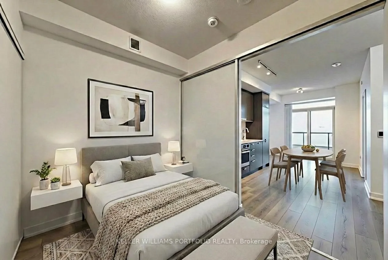 Photo 8 of Unit 920, 38 Honeycrisp Crescent, Vaughan, Vaughan Corporate Centre — HOMEH