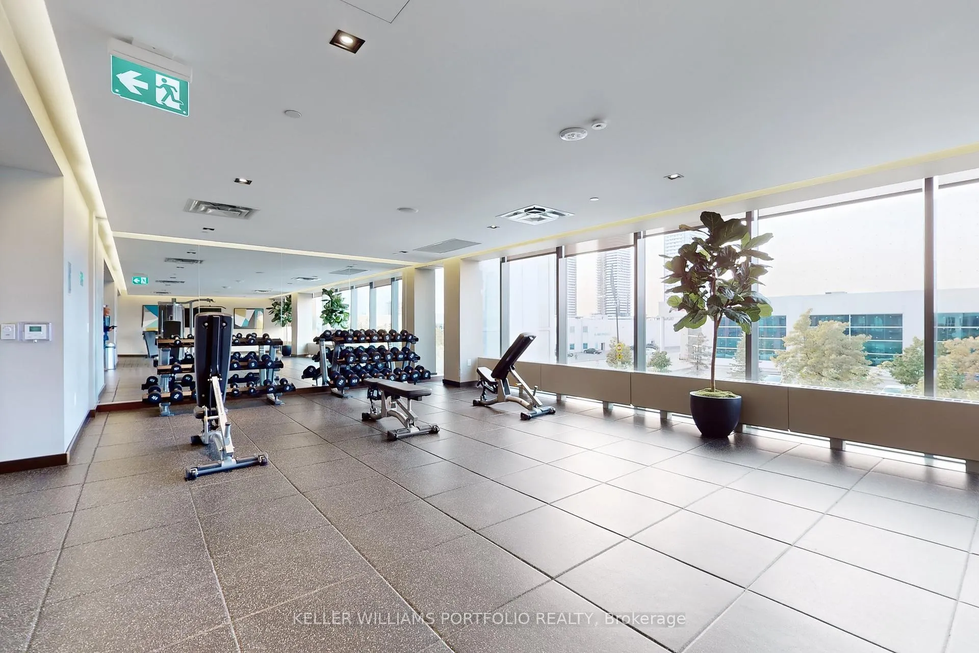 Photo 25 of Unit 920, 38 Honeycrisp Crescent, Vaughan, Vaughan Corporate Centre — HOMEH