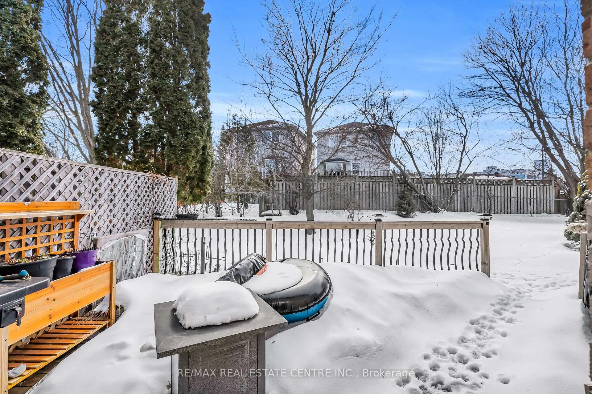 Photo 45 of 99 Lynden Circle, Halton Hills, Georgetown — HOMEH