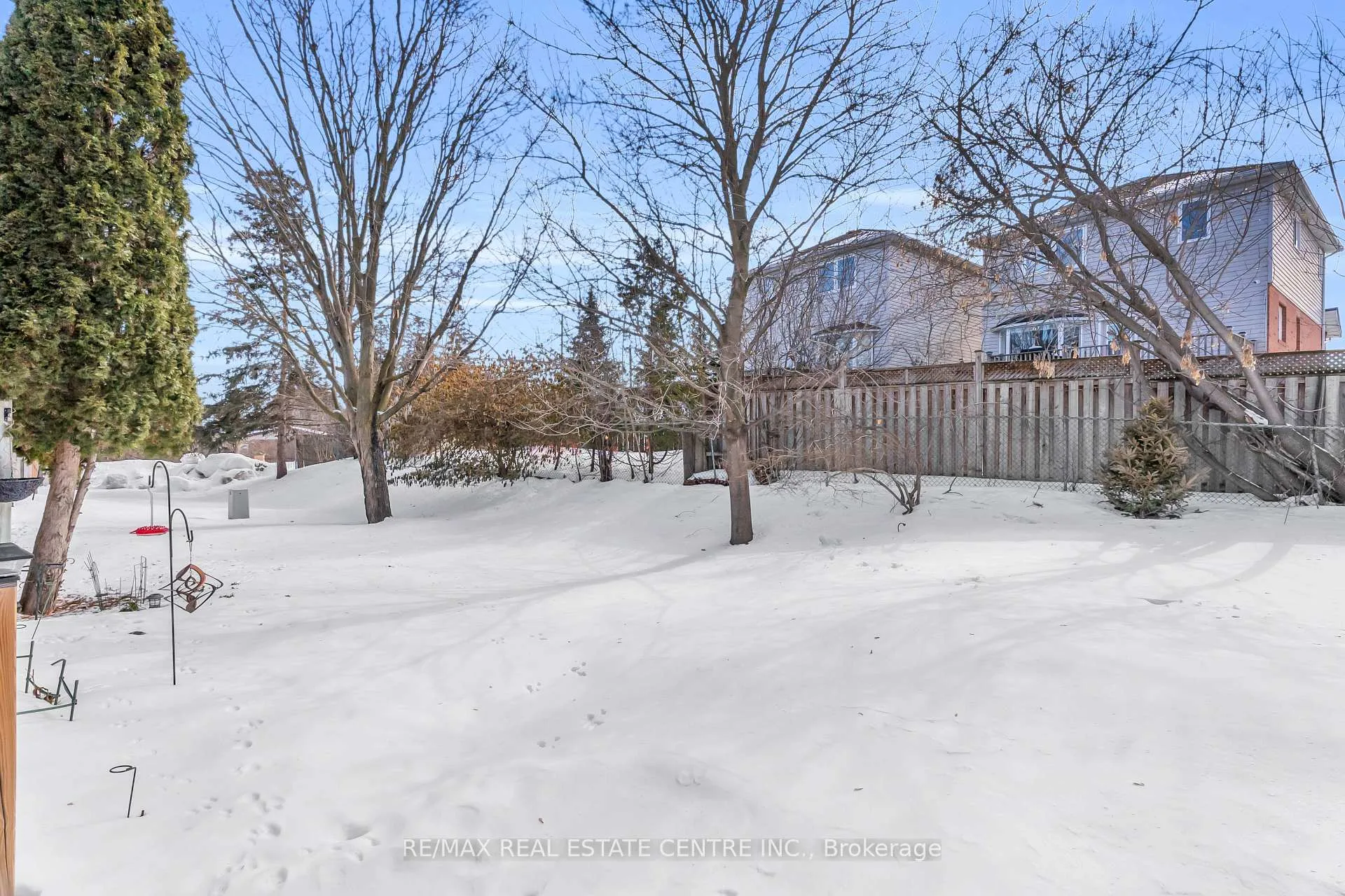 Photo 47 of 99 Lynden Circle, Halton Hills, Georgetown — HOMEH