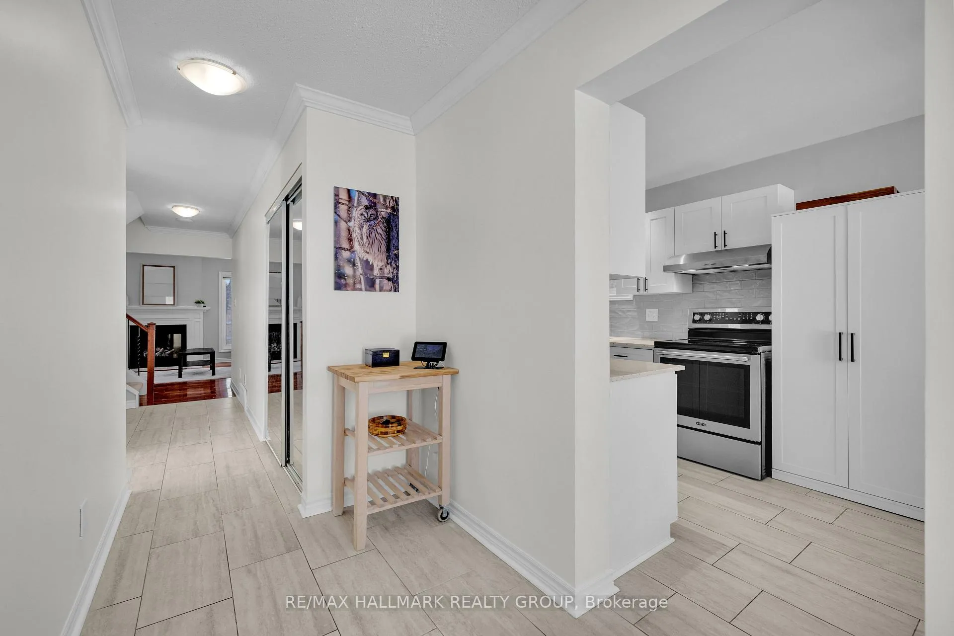 Photo 3 of 17 Glenmoriston Avenue, Ottawa, Kanata - Glencairn/Hazeldean — HOMEH
