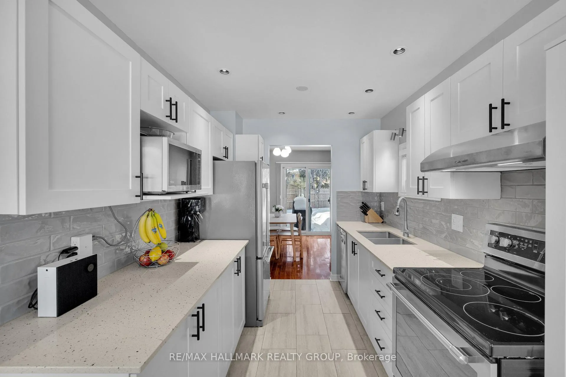Photo 5 of 17 Glenmoriston Avenue, Ottawa, Kanata - Glencairn/Hazeldean — HOMEH