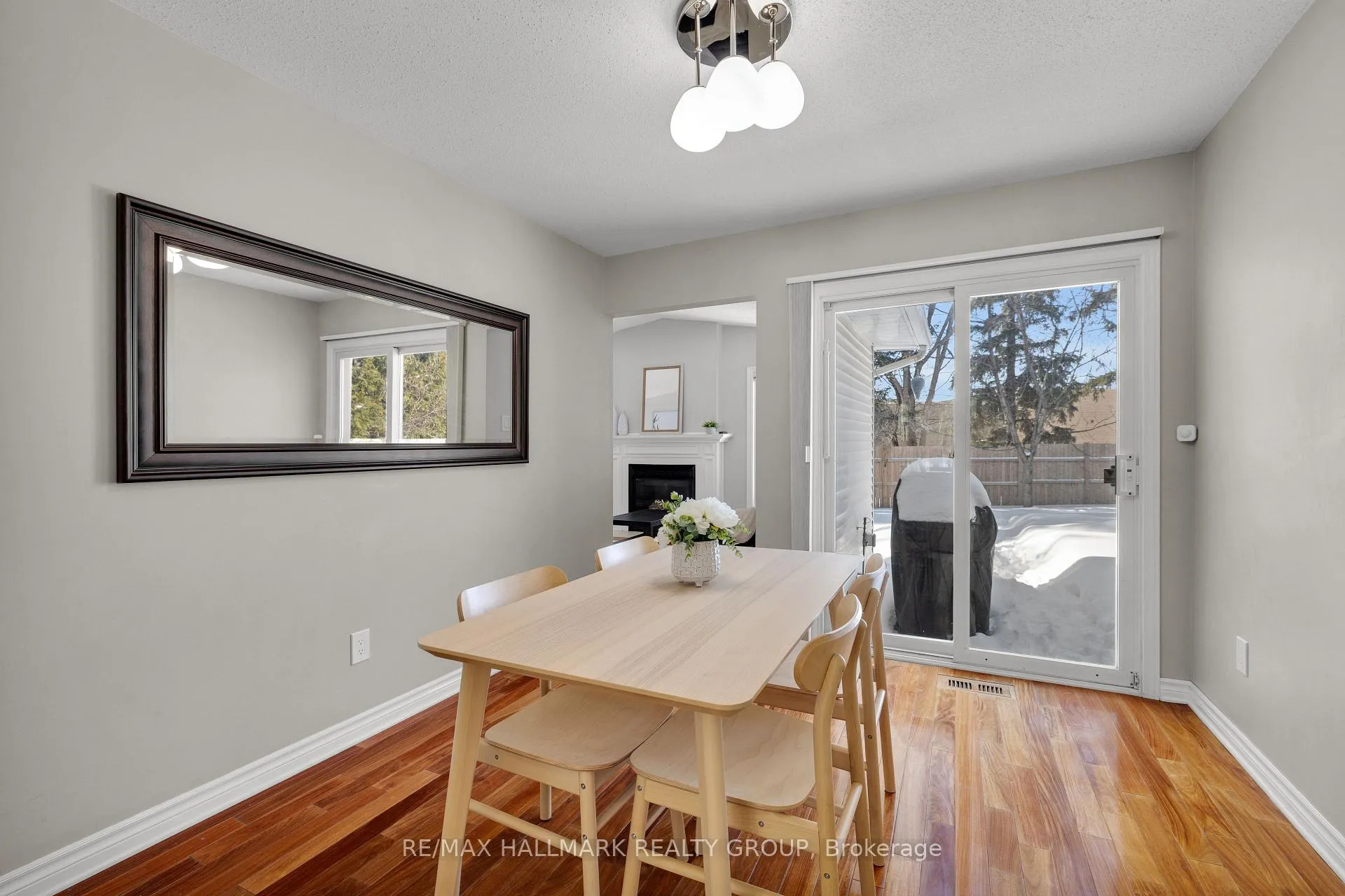 Photo 8 of 17 Glenmoriston Avenue, Ottawa, Kanata - Glencairn/Hazeldean — HOMEH