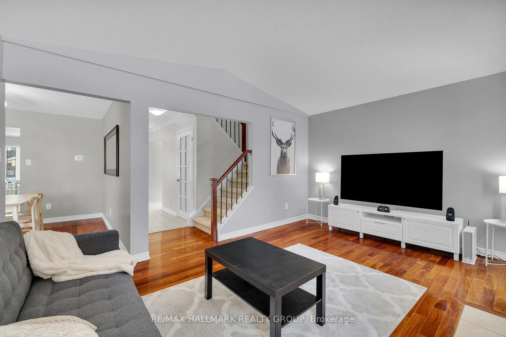 Photo 13 of 17 Glenmoriston Avenue, Ottawa, Kanata - Glencairn/Hazeldean — HOMEH