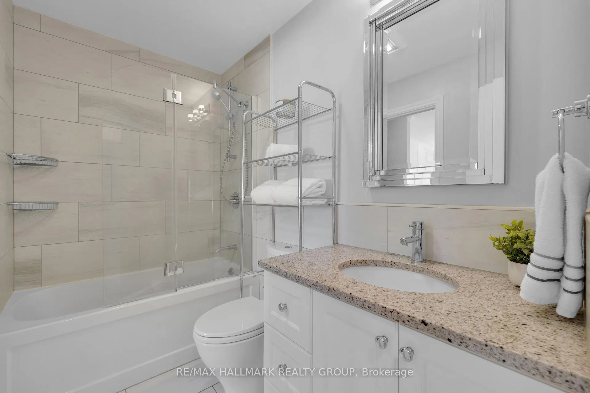 Photo 20 of 17 Glenmoriston Avenue, Ottawa, Kanata - Glencairn/Hazeldean — HOMEH