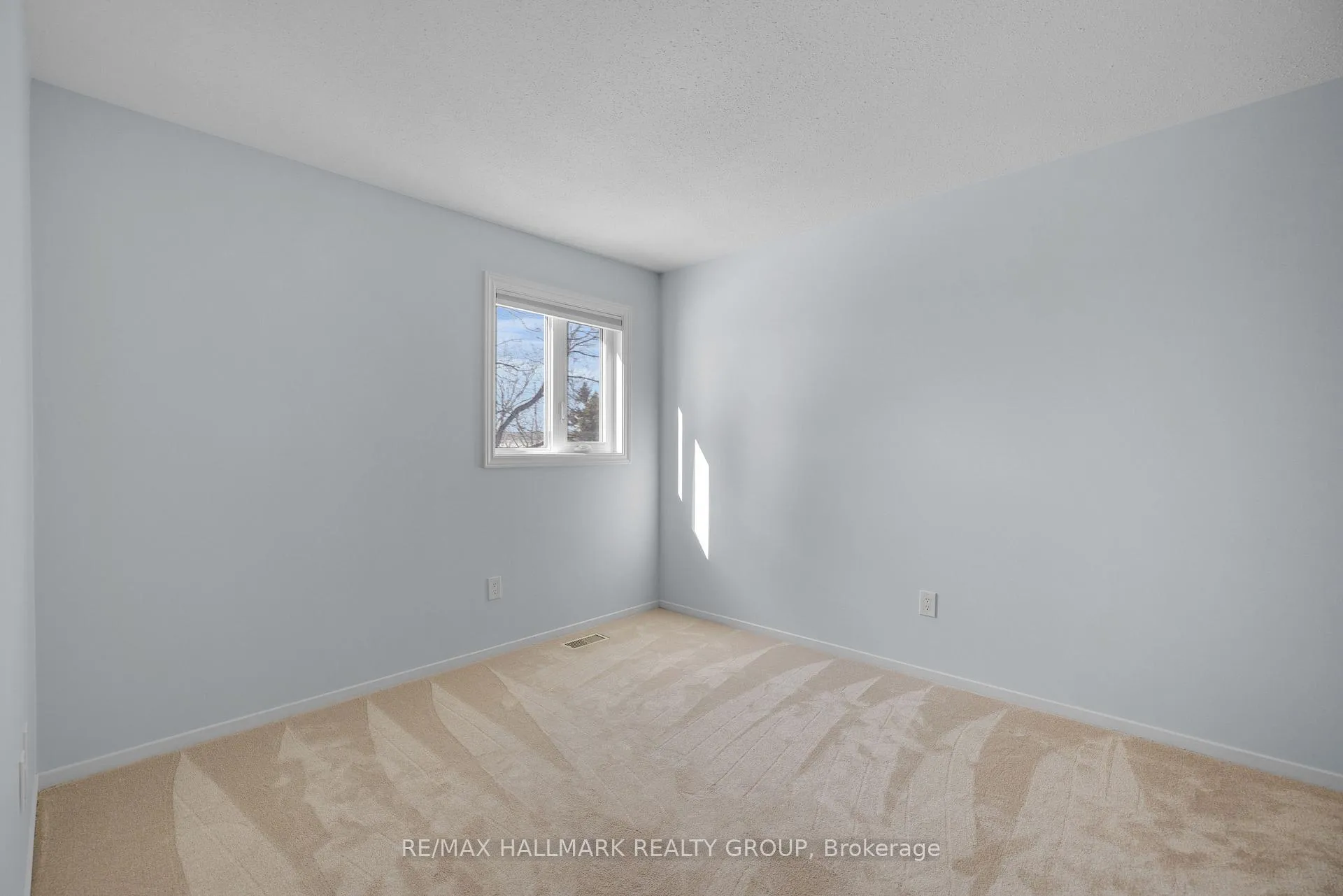 Photo 23 of 17 Glenmoriston Avenue, Ottawa, Kanata - Glencairn/Hazeldean — HOMEH