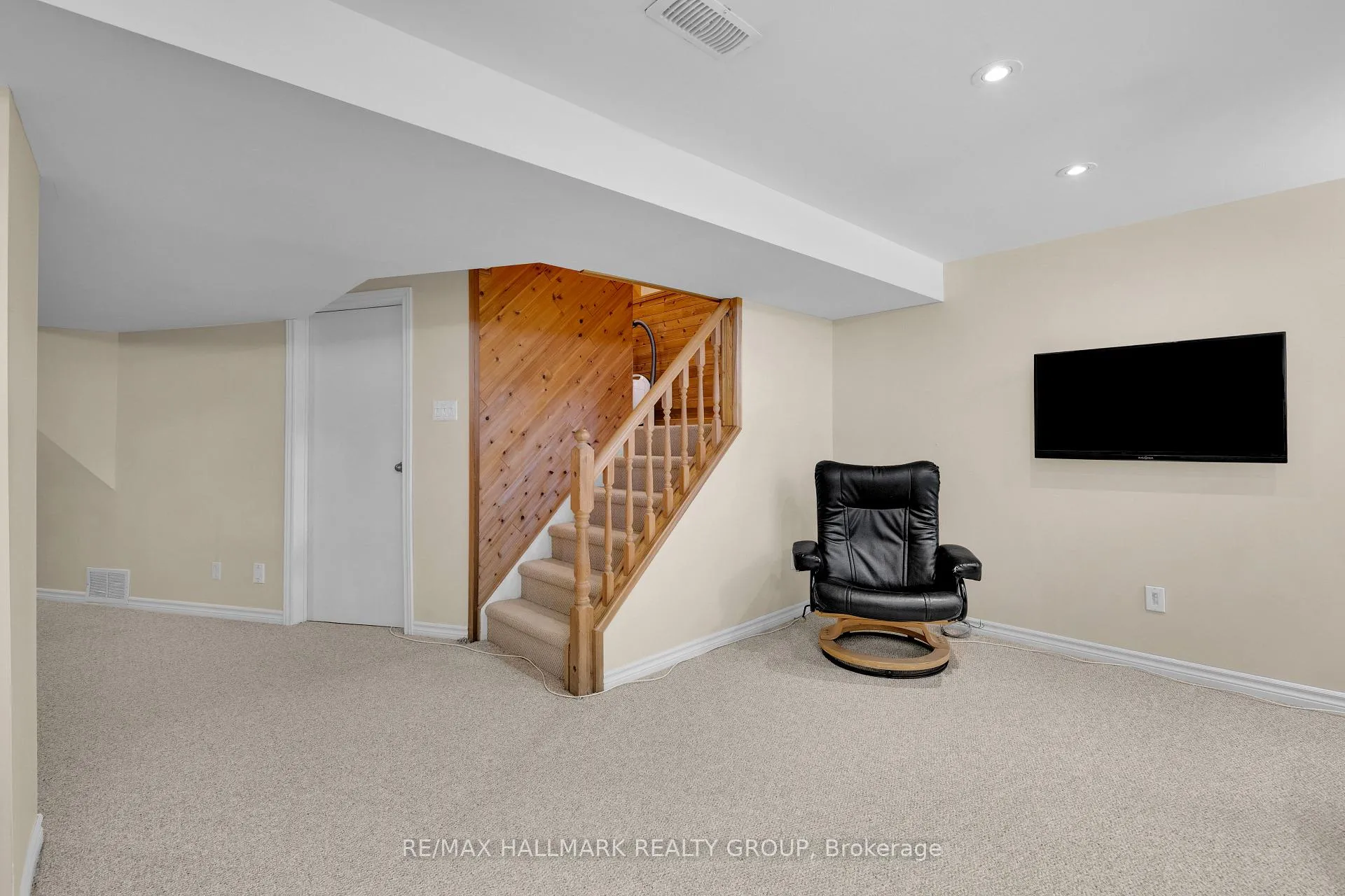 Photo 27 of 17 Glenmoriston Avenue, Ottawa, Kanata - Glencairn/Hazeldean — HOMEH