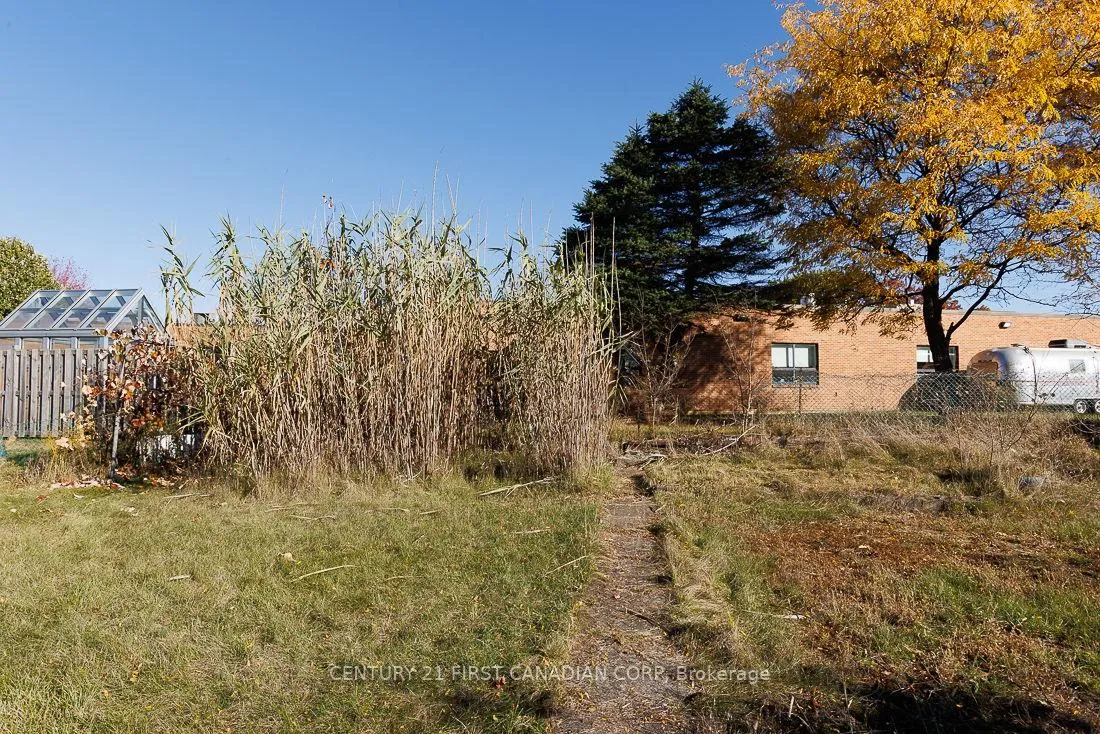 Photo 5 of 1230 Hamilton Road, London, East P — HOMEH