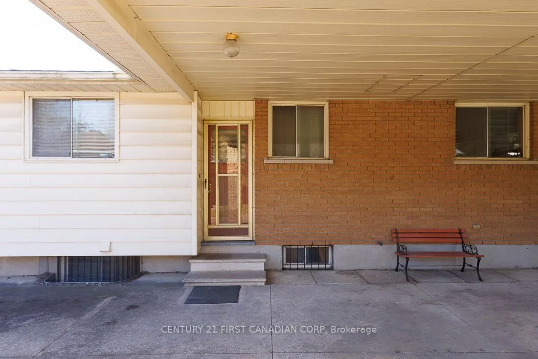 Photo 11 of 1230 Hamilton Road, London, East P — HOMEH
