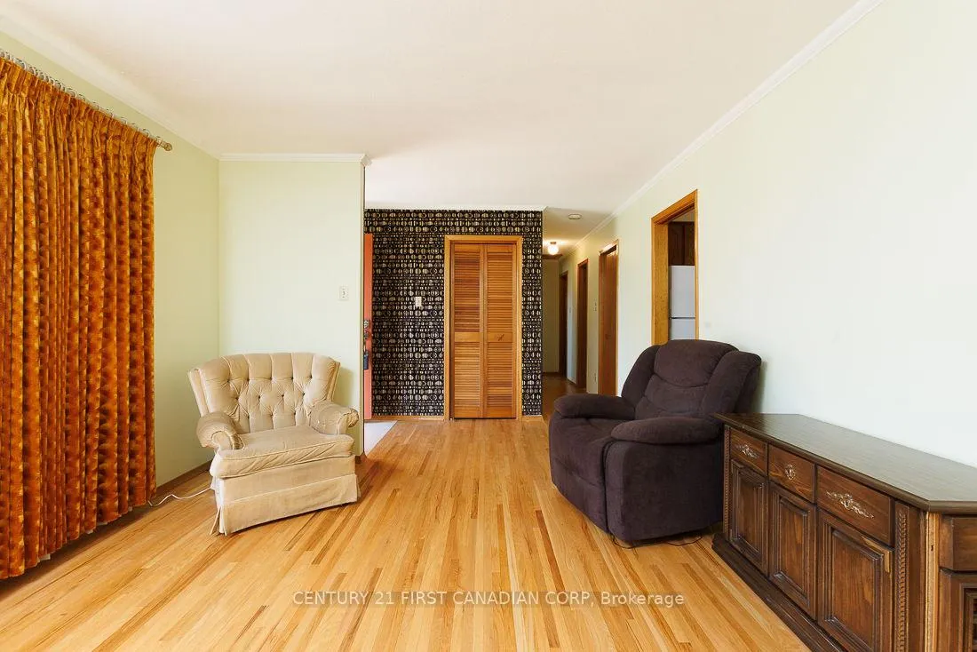 Photo 14 of 1230 Hamilton Road, London, East P — HOMEH
