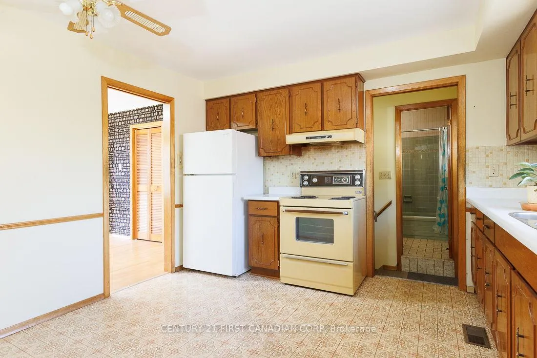 Photo 18 of 1230 Hamilton Road, London, East P — HOMEH