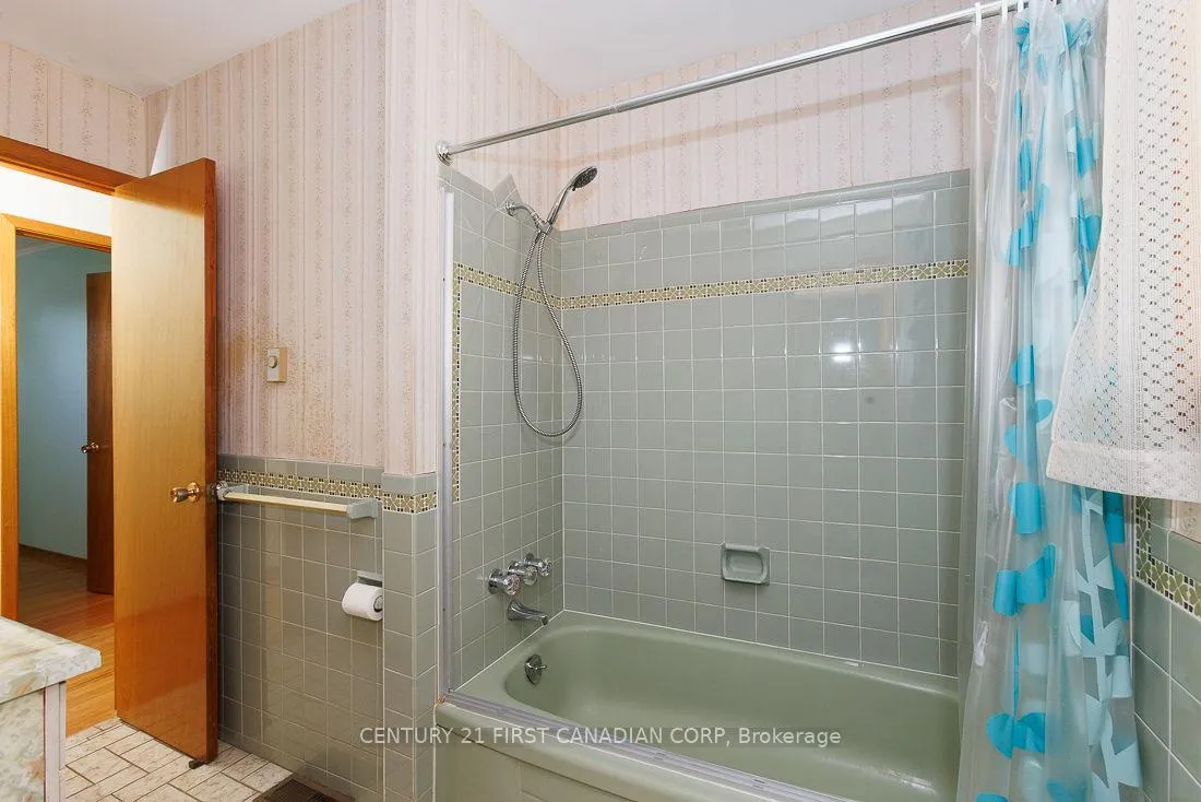 Photo 22 of 1230 Hamilton Road, London, East P — HOMEH